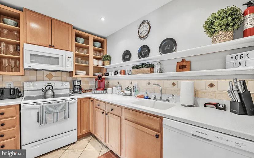 18 S GEORGE STREET 21