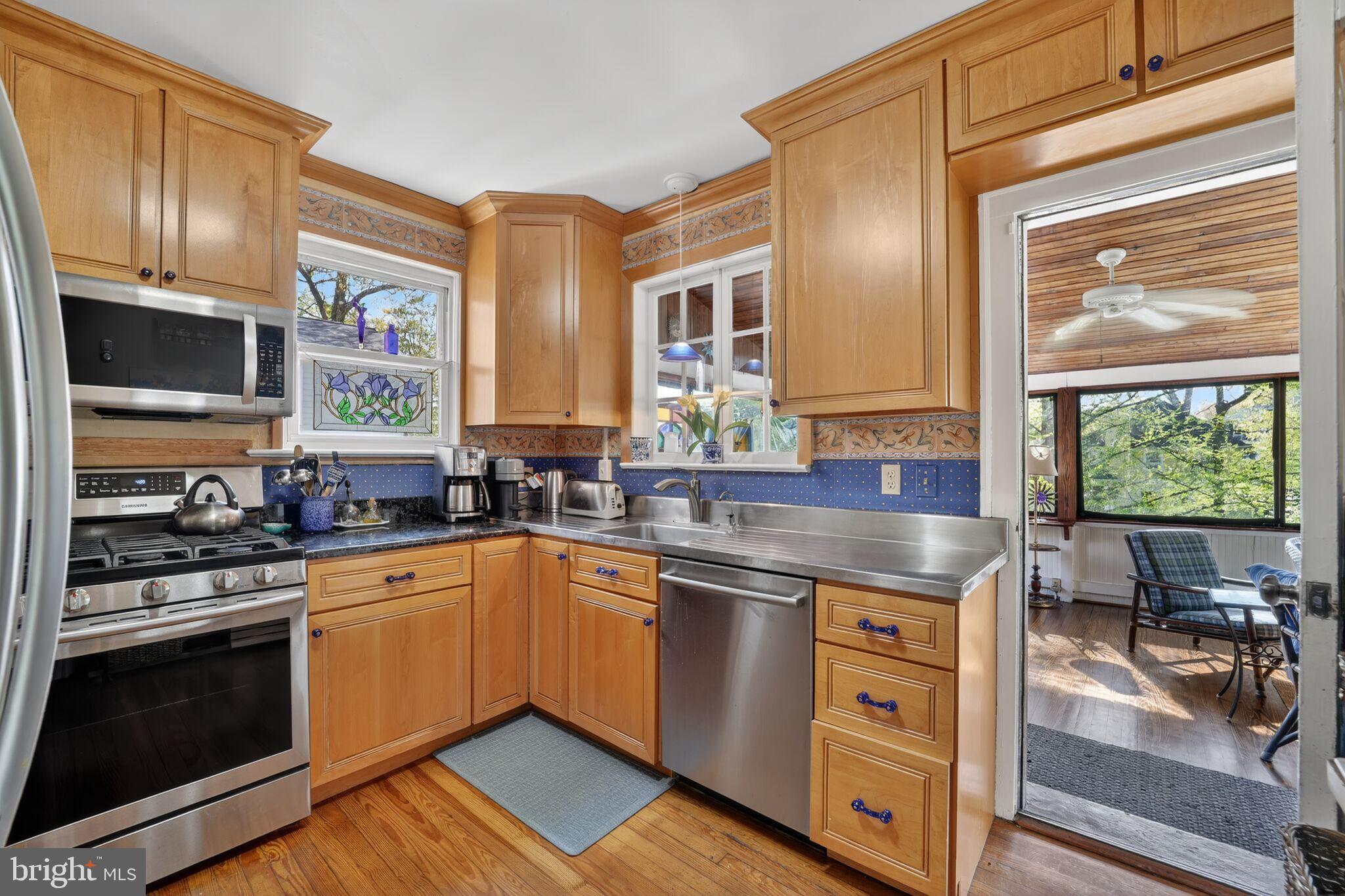 1700 N STAFFORD STREET