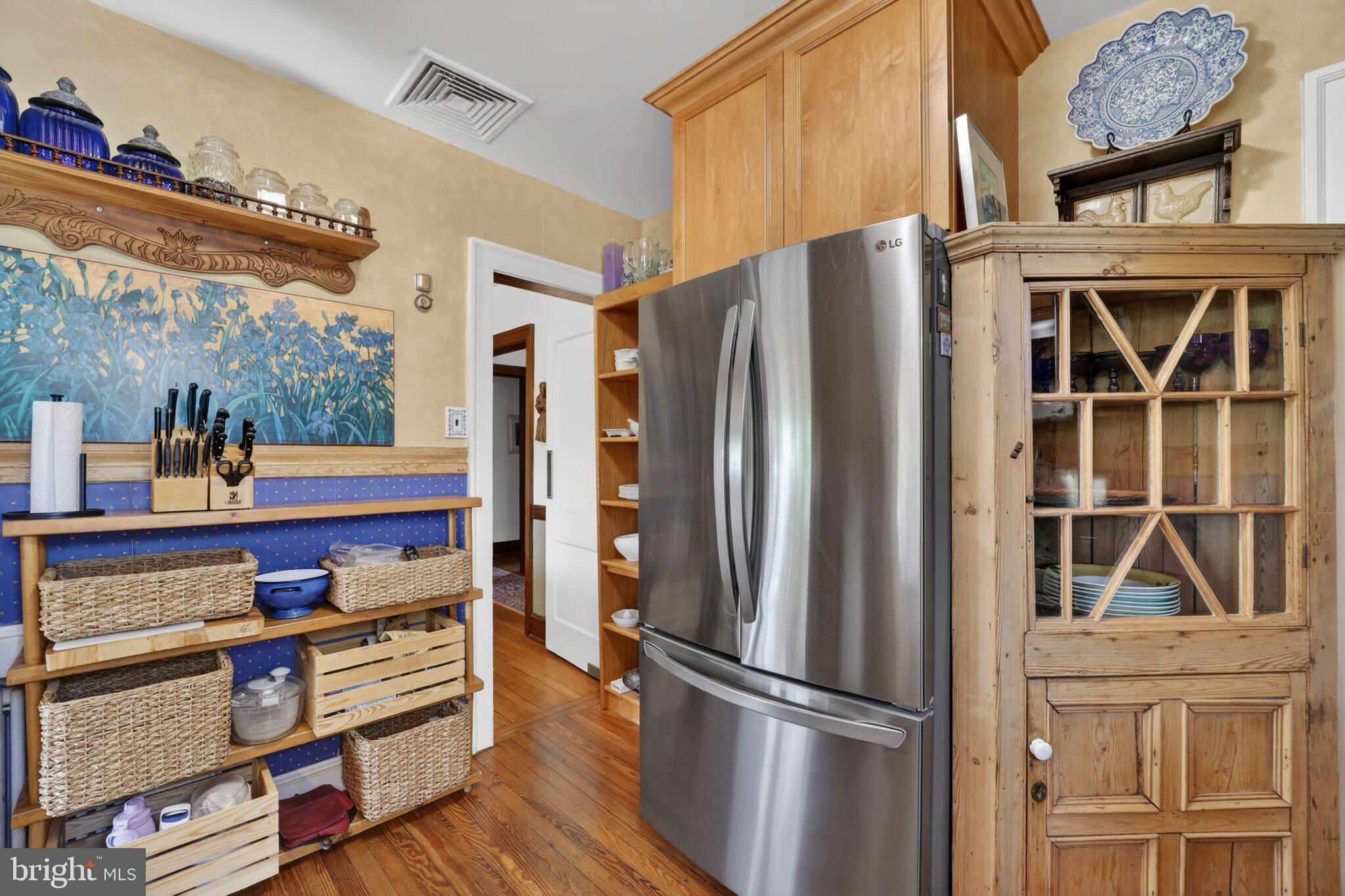 1700 N STAFFORD STREET