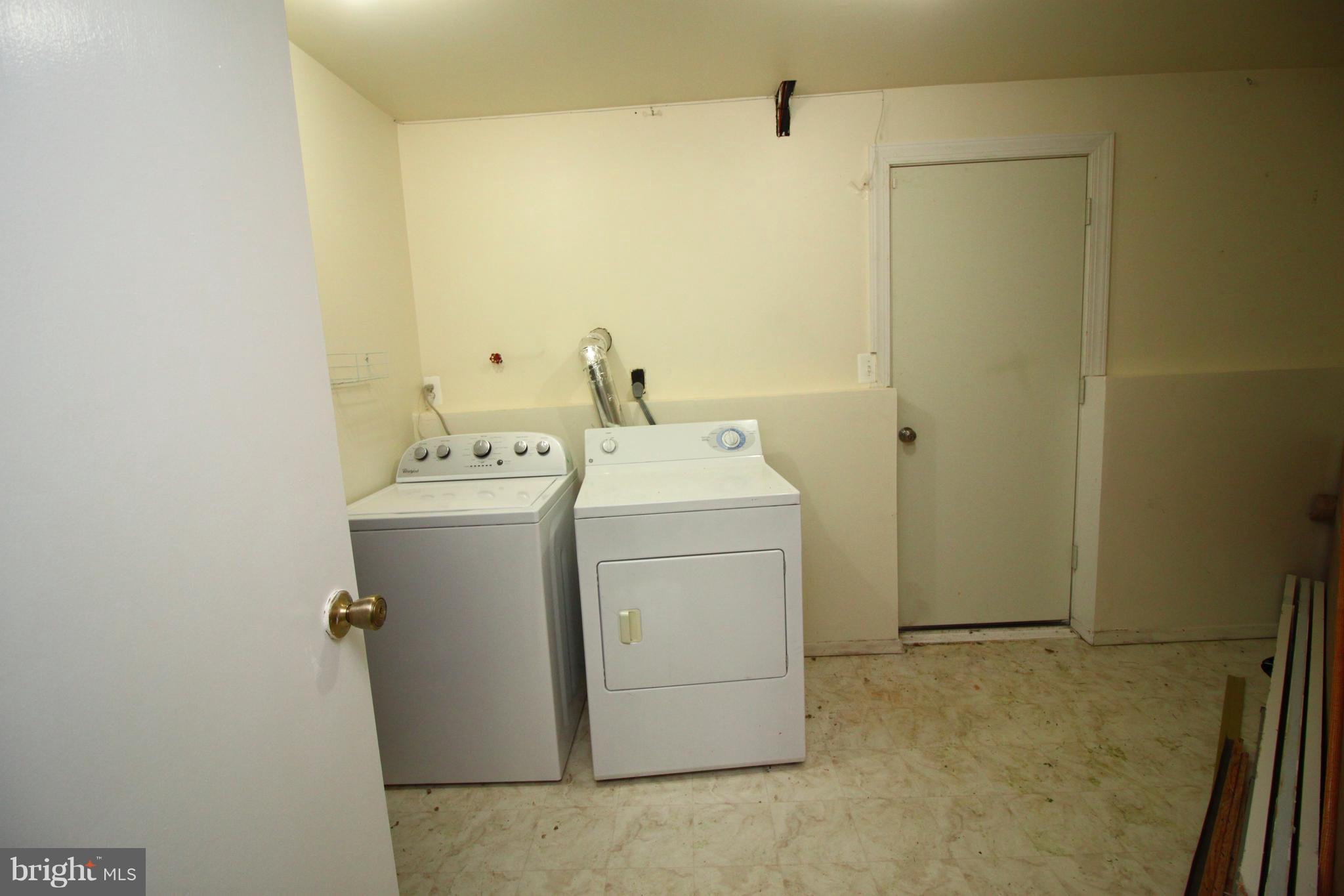 STARLIT PONDS - Residential Lease