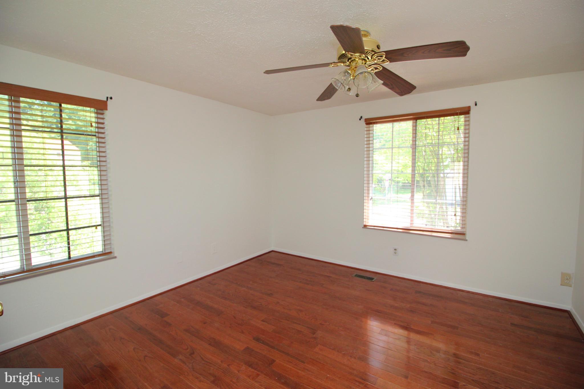 STARLIT PONDS - Residential Lease