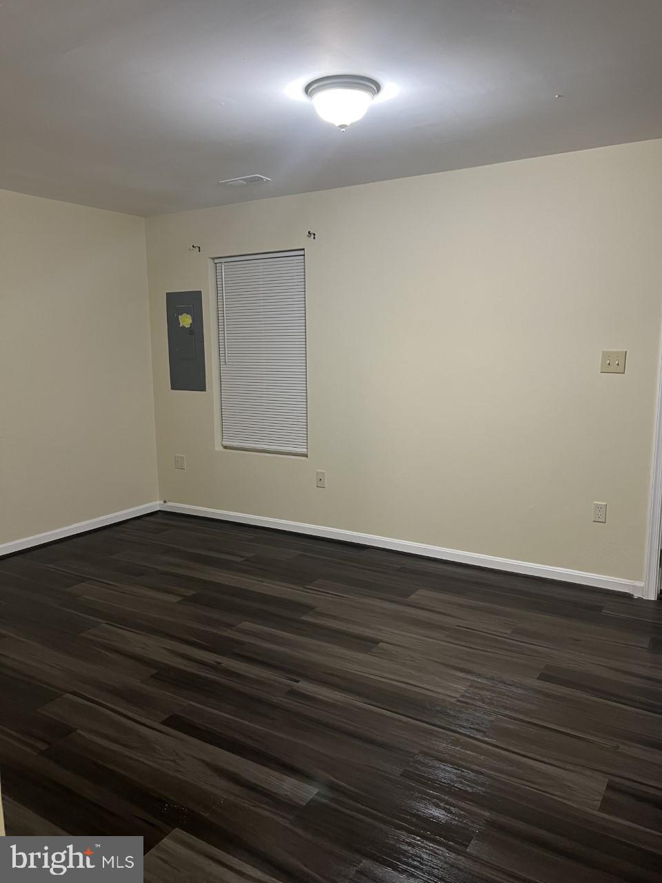 SHEFFIELD MANOR - Residential Lease