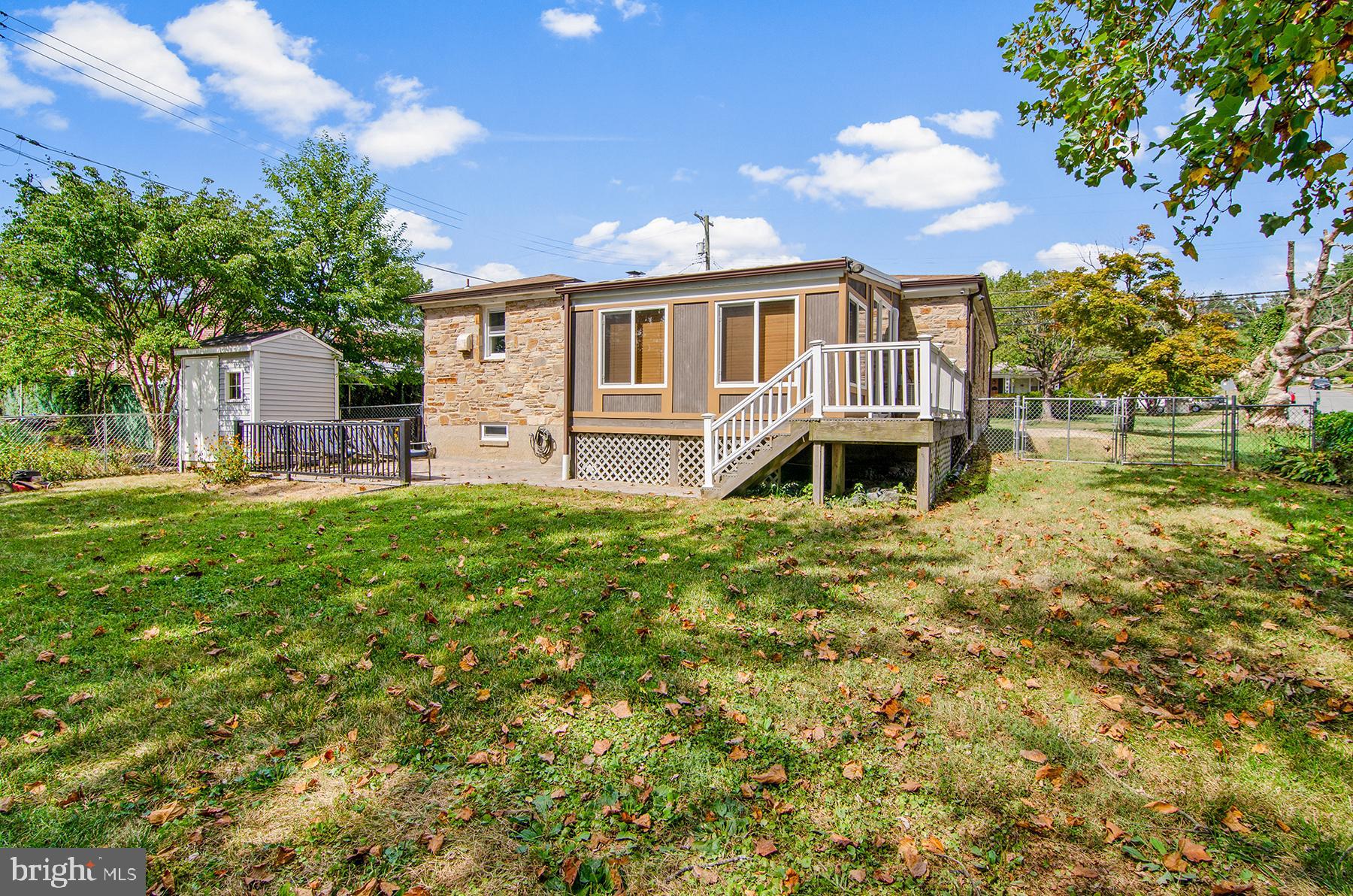 COLONIAL GARDENS - Residential