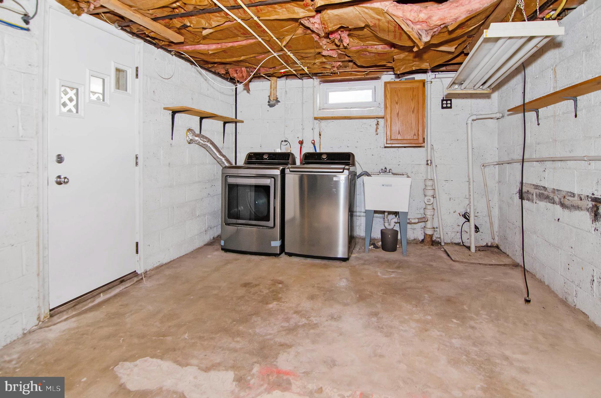 COLONIAL GARDENS - Residential