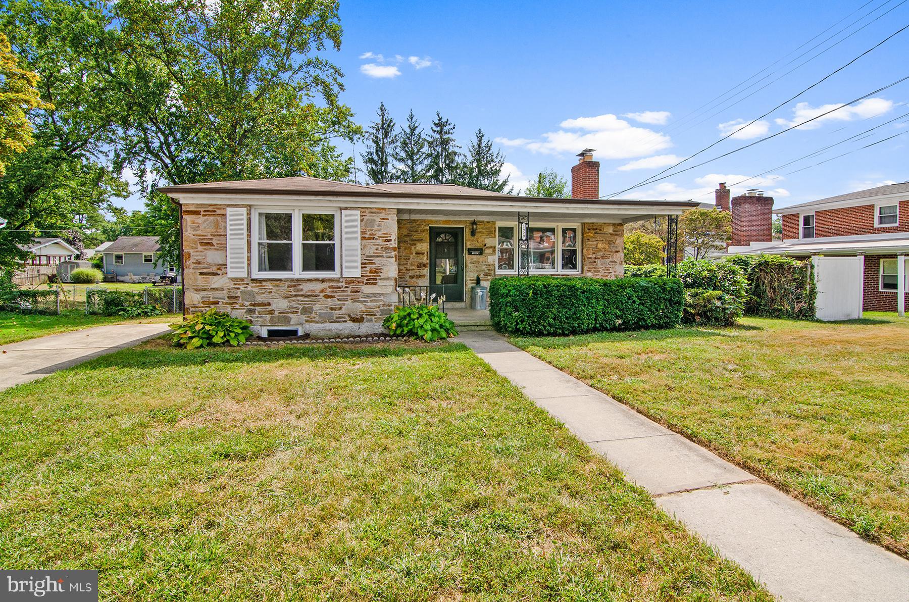 COLONIAL GARDENS - Residential