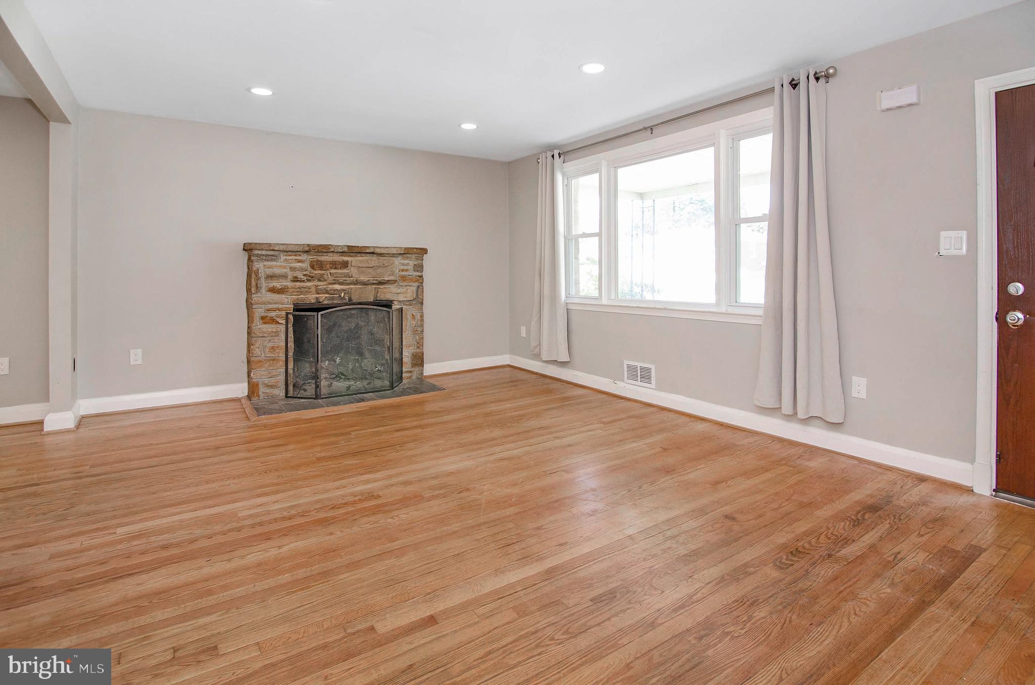 COLONIAL GARDENS - Residential