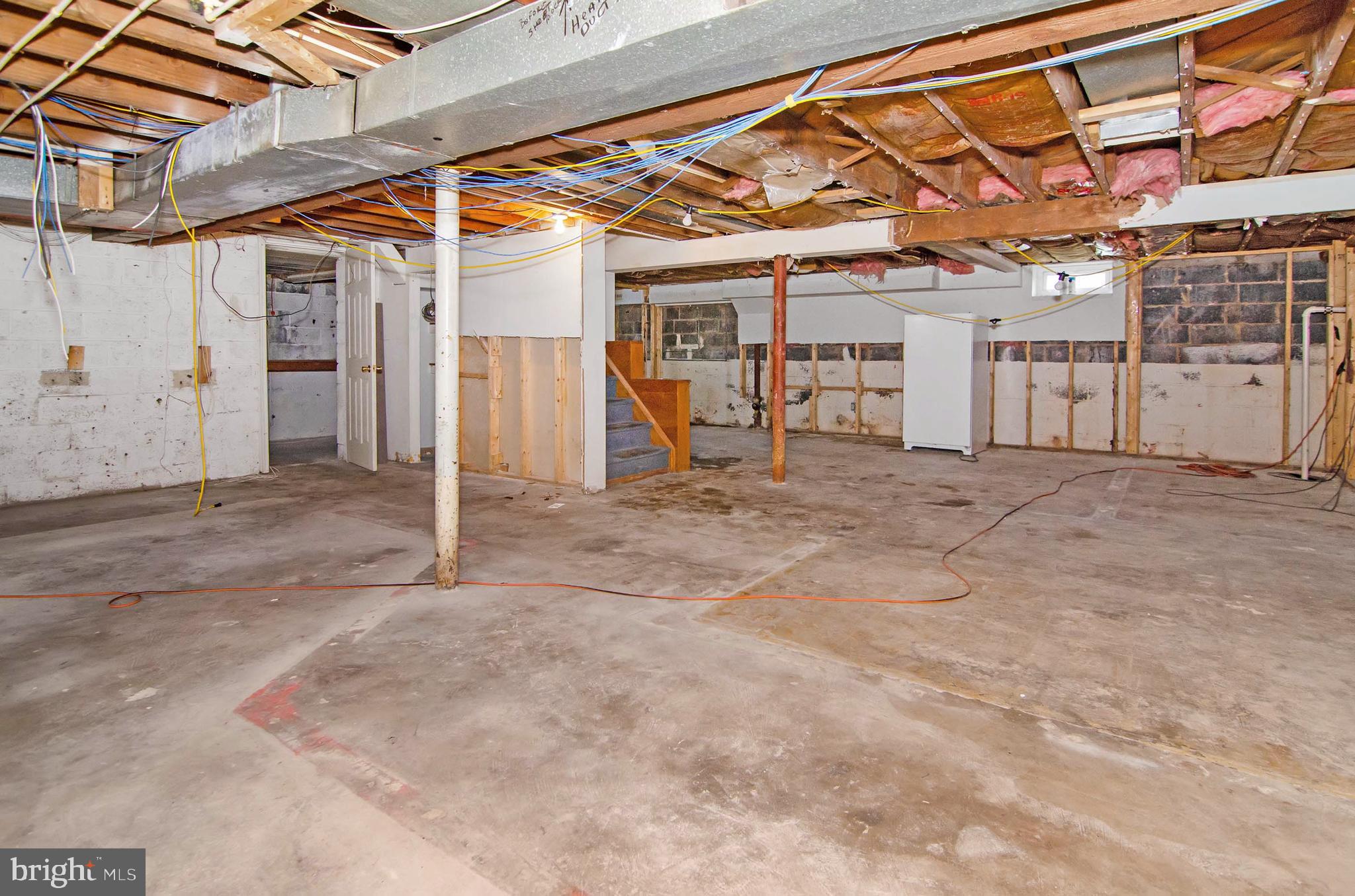 COLONIAL GARDENS - Residential