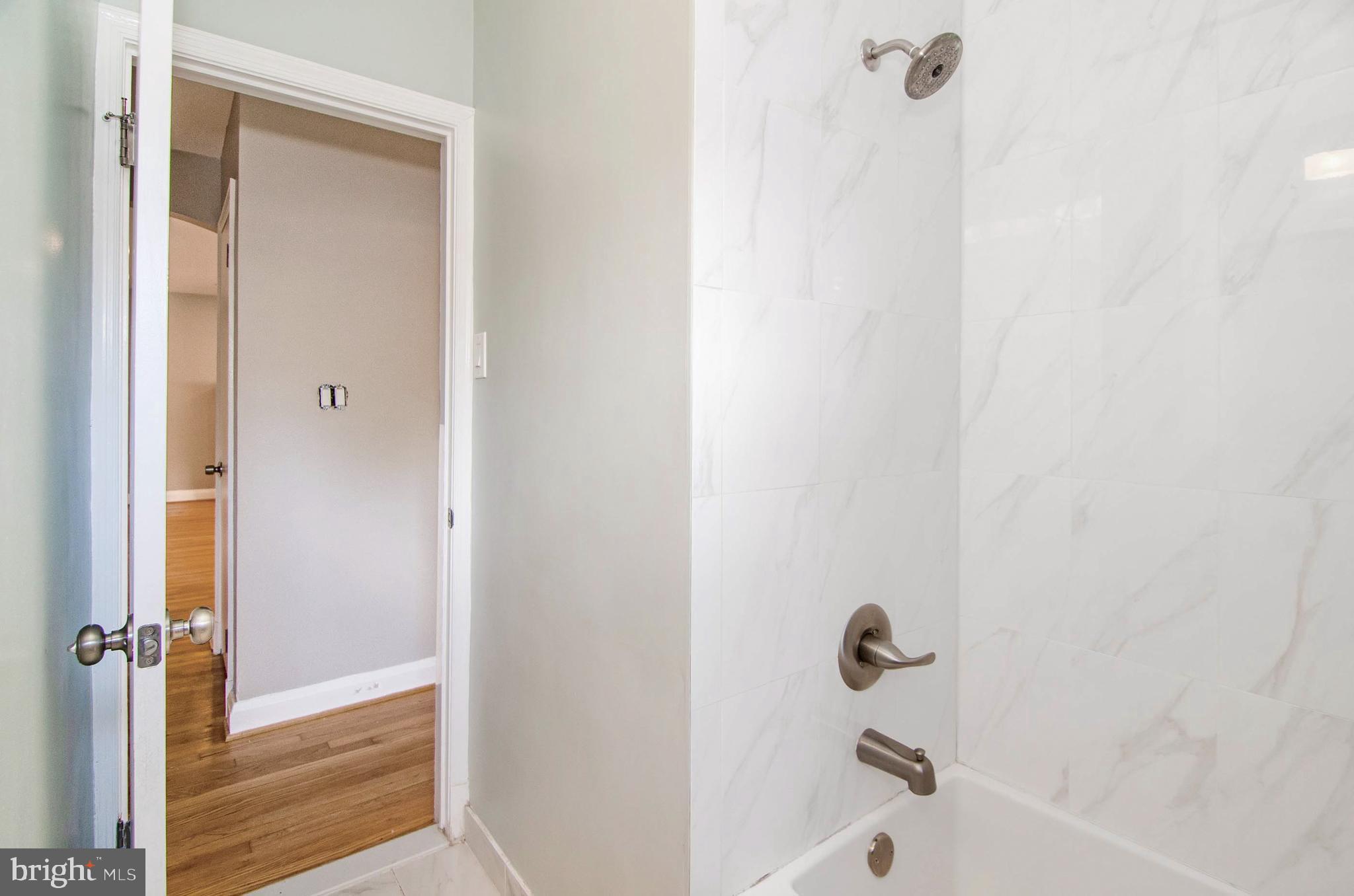 COLONIAL GARDENS - Residential