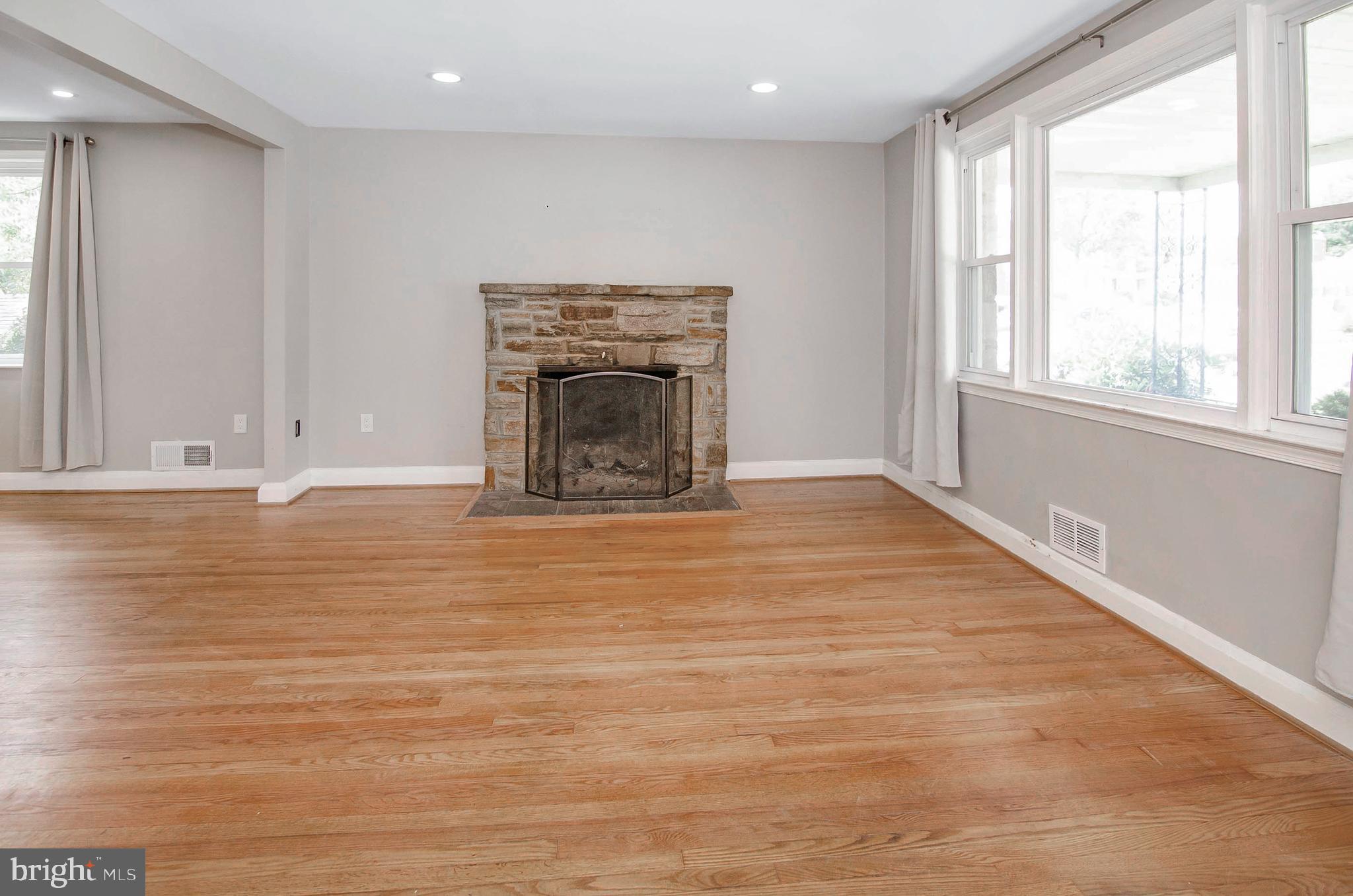 COLONIAL GARDENS - Residential