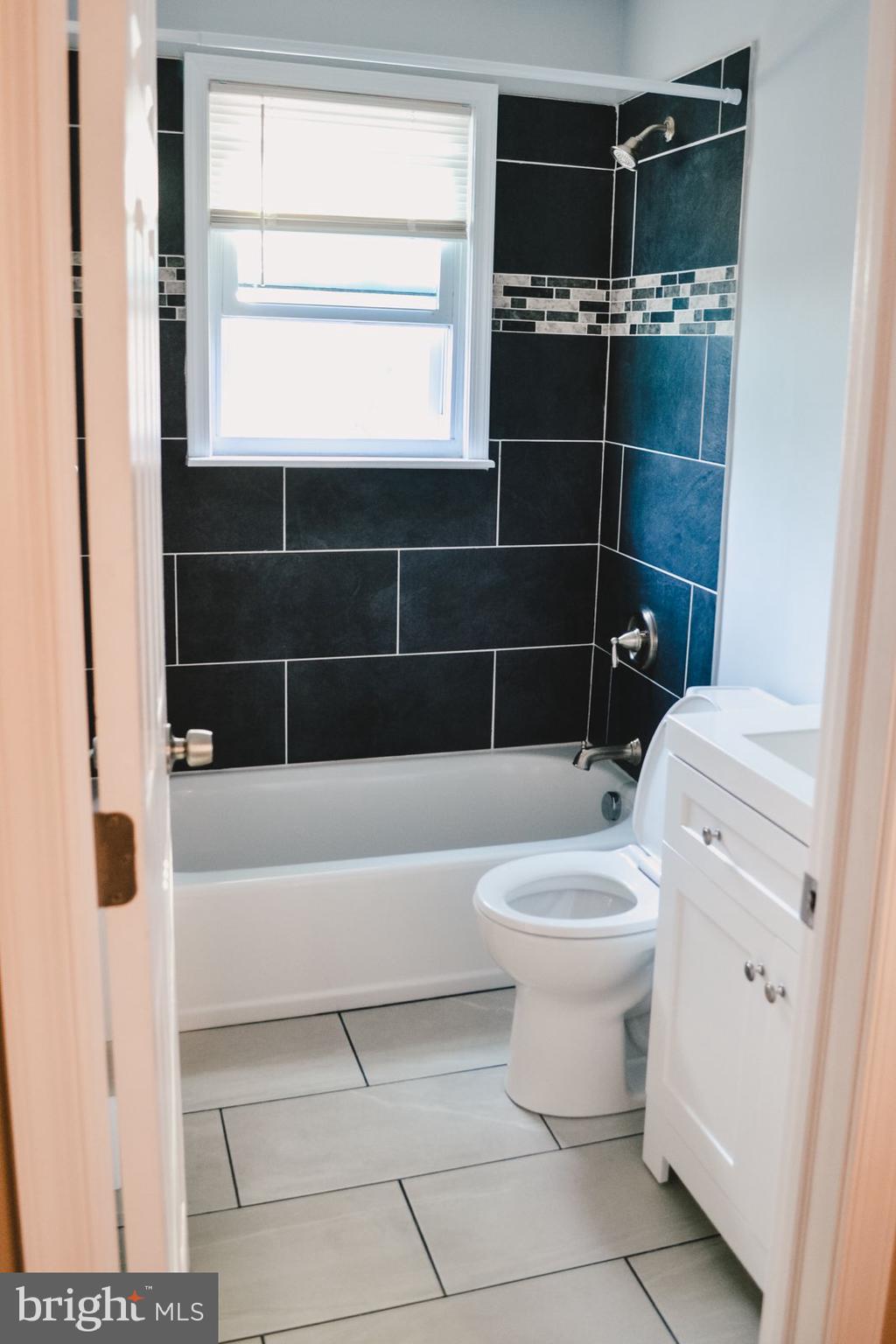 EDGEMERE/SPARROWS POINT - Residential