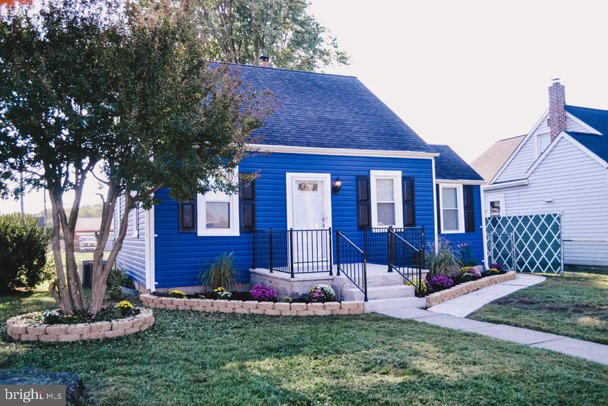 This is a SHOW PIECE home! Super elegant, offering 4 bedrooms and 2 full baths.  Beautiful tile work in baths featuring modern walk in showers.  Fully renovated with brand new stainless steel appliances and stunning granite countertops! Spacious living room area awaiting your decorating touches! Large yard with mature trees ready for entertaining or hosting back yard games! This one is a gem with great craftsmanship. Won't last long!