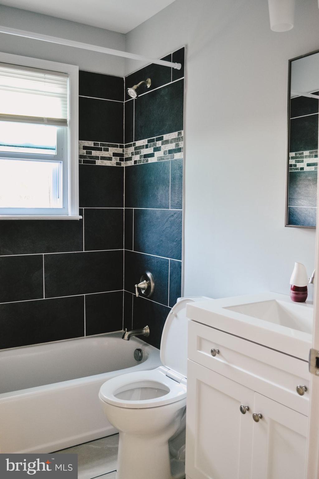 EDGEMERE/SPARROWS POINT - Residential