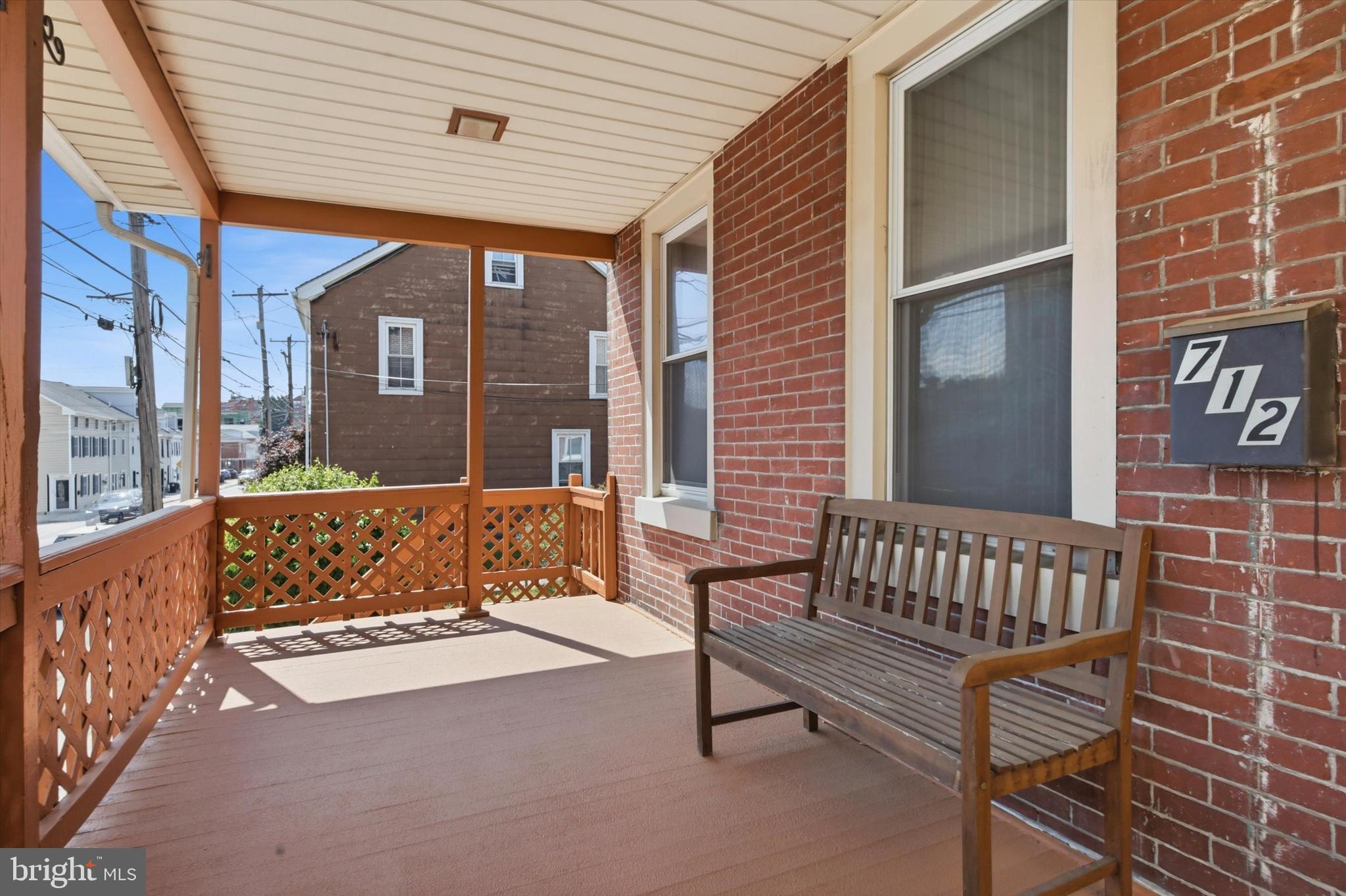 712 E HECTOR STREET