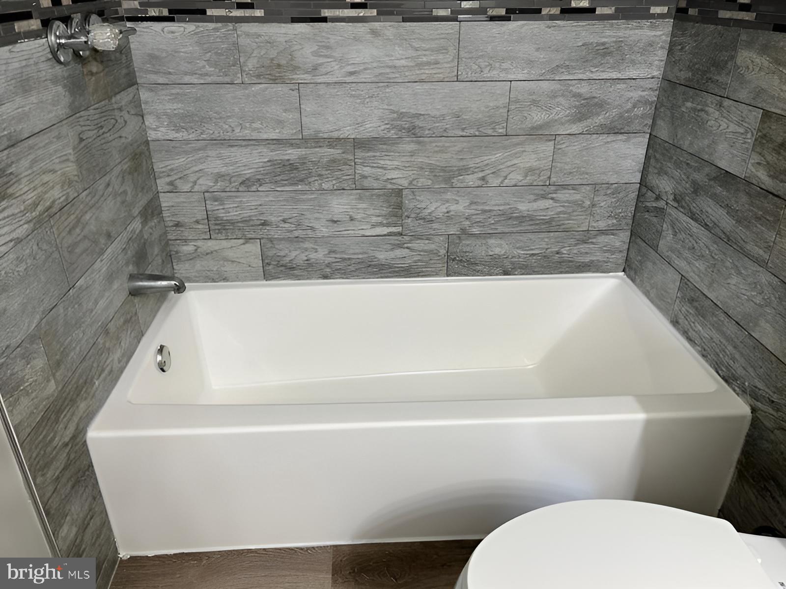 NON AVAILABLE - Residential