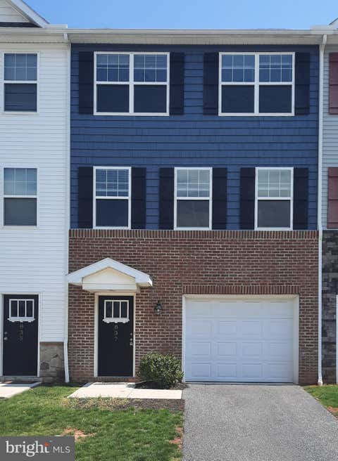 Townhouse For Rent - 837 Admirals Quay Drive<br/> Cumberland County, MECHANICSBURG, PA 17050