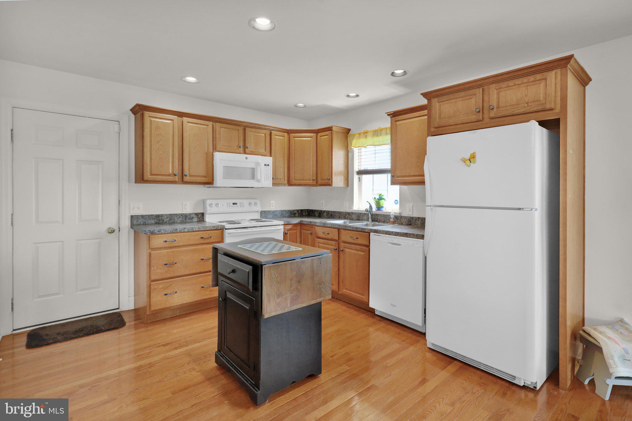 103 GOLDENFIELD DRIVE