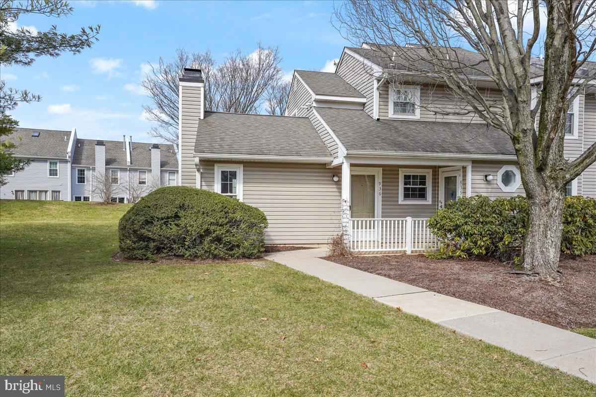 936 RAILWAY SQUARE 17