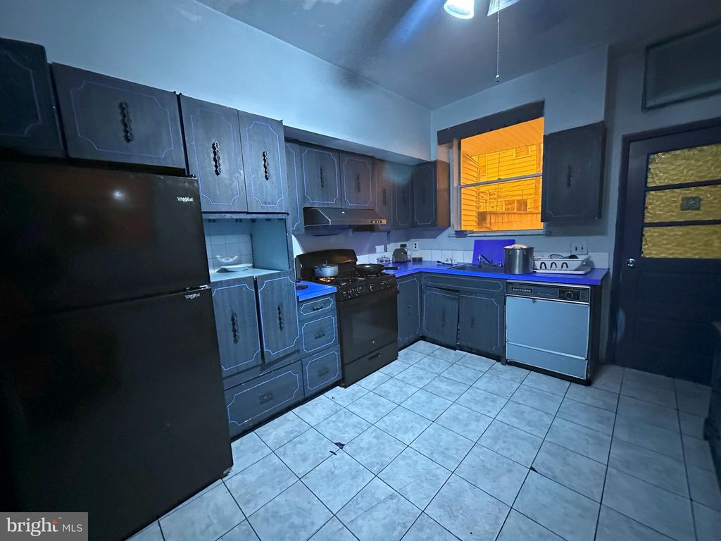 Photo of 2215 S 9th Street, PHILADELPHIA, PA 19148 (MLS # PAPH2567520)