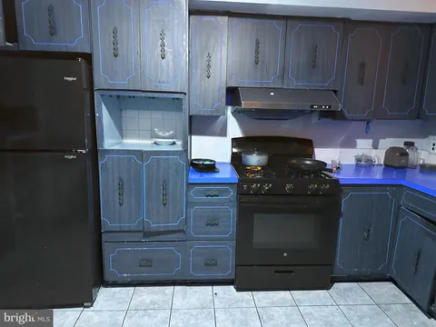 2215 S 9th Street, Philadelphia, PA MLS: PAPH2567520