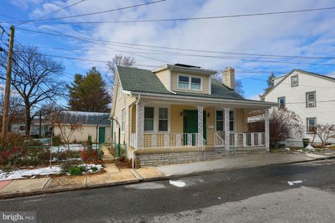 Photo of 20 S Locust Street, Marietta, PA 17547 (MLS # PALA2045414)