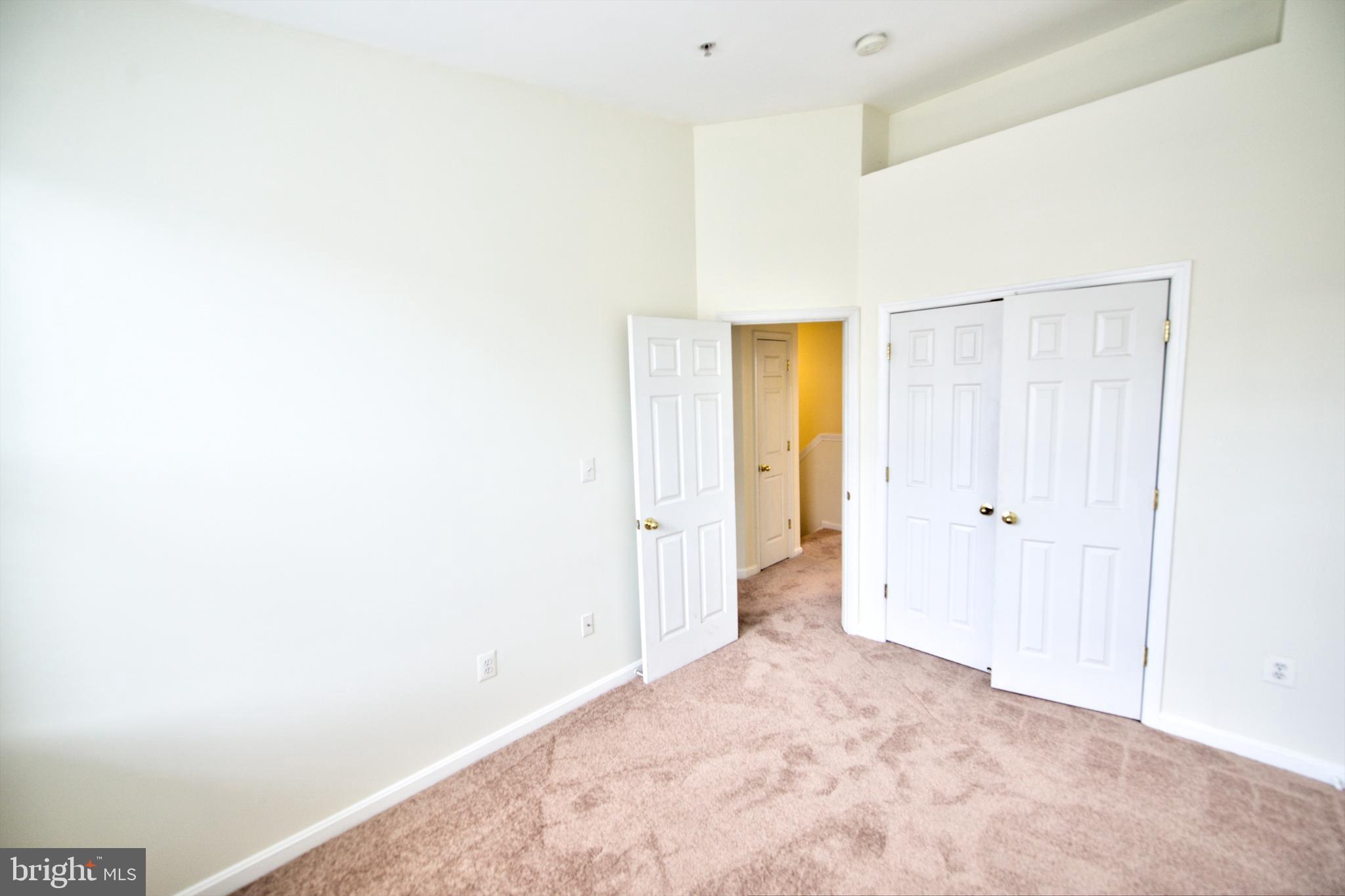 LITTLE ITALY - Residential Lease