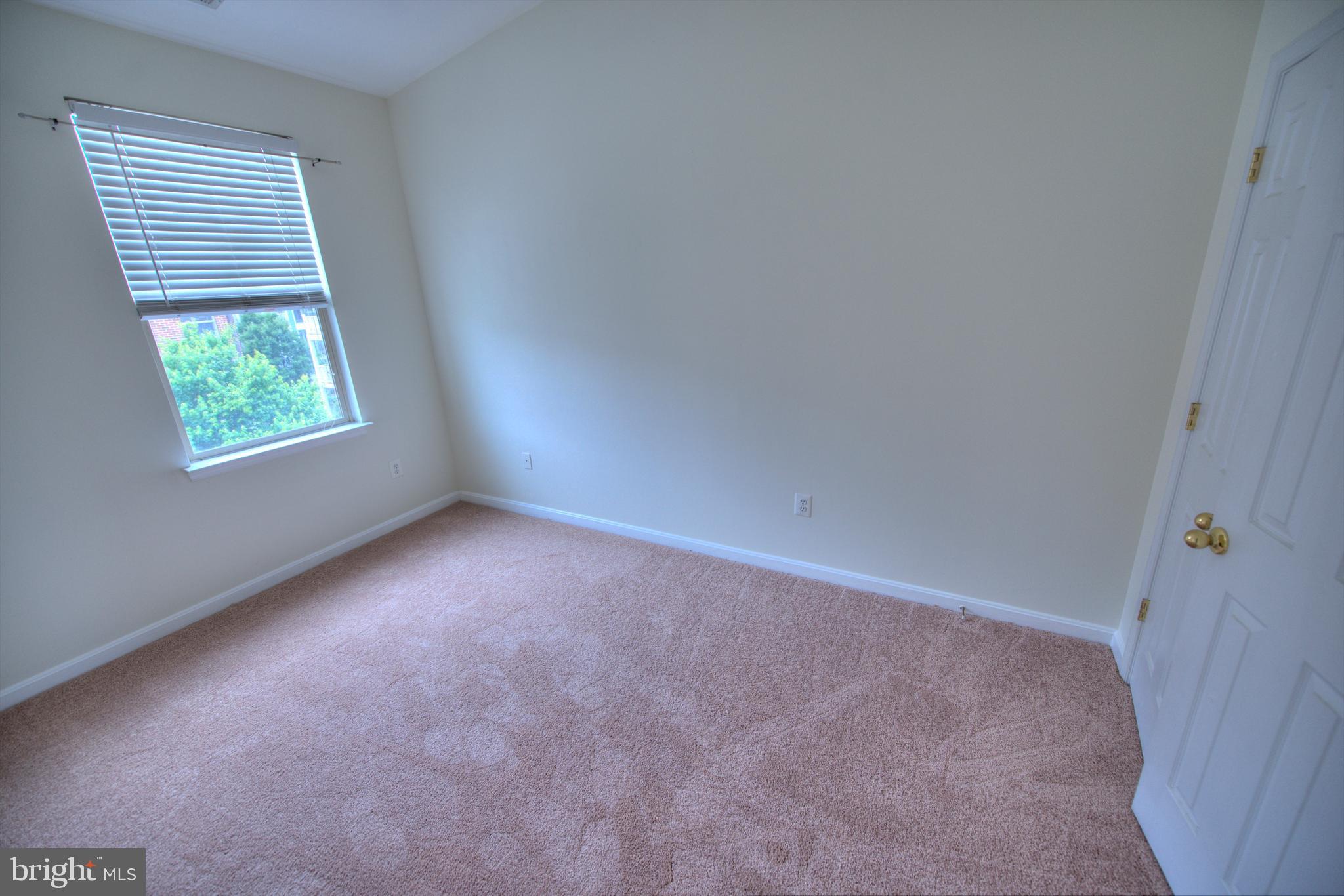 LITTLE ITALY - Residential Lease