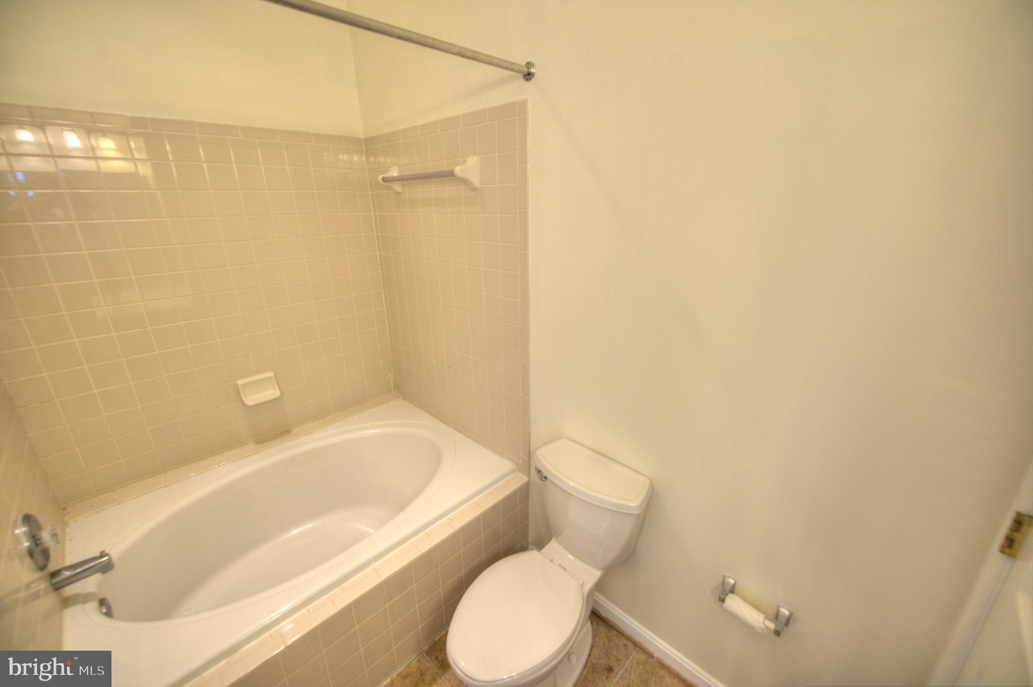 LITTLE ITALY - Residential Lease