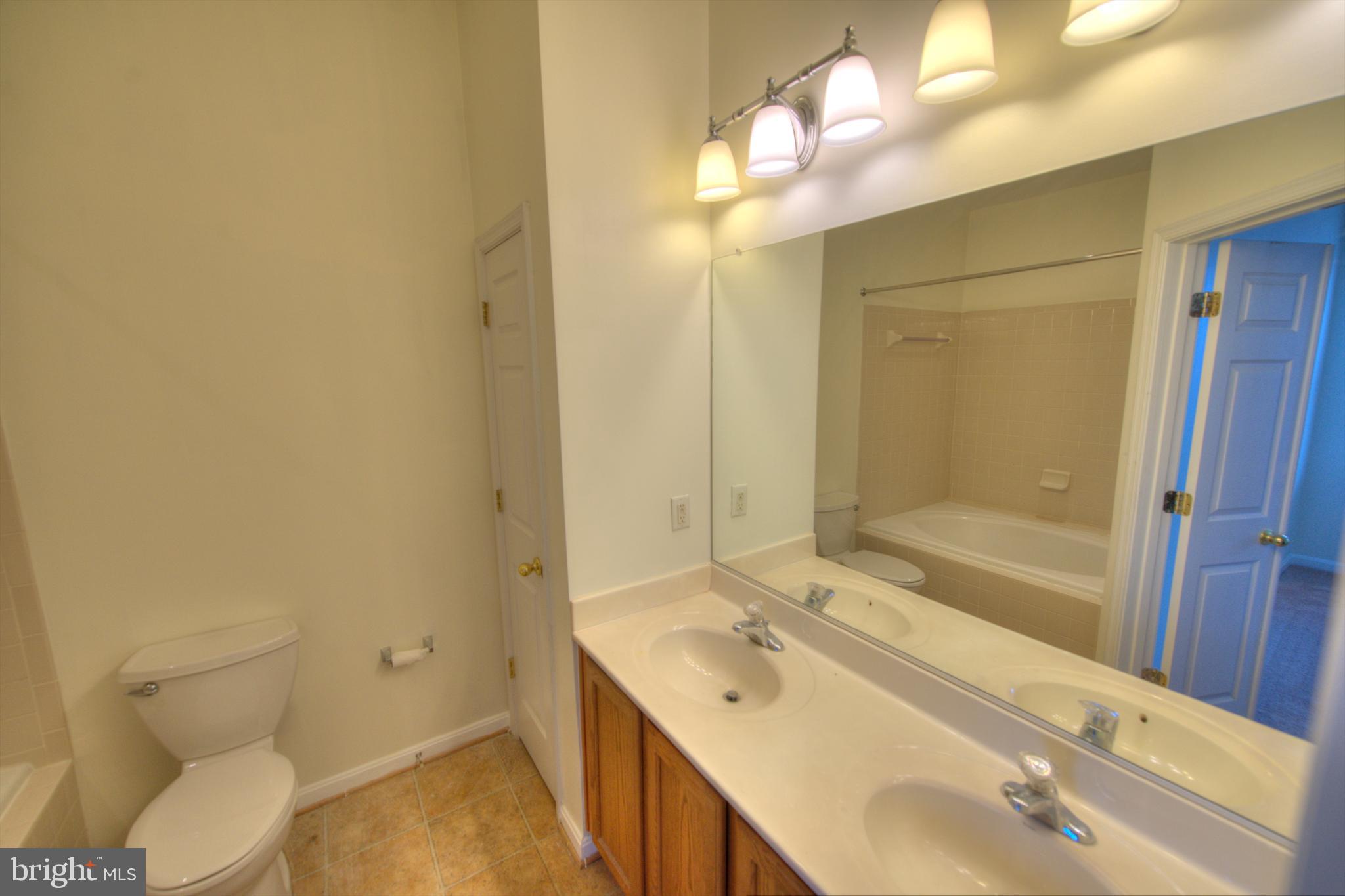 LITTLE ITALY - Residential Lease