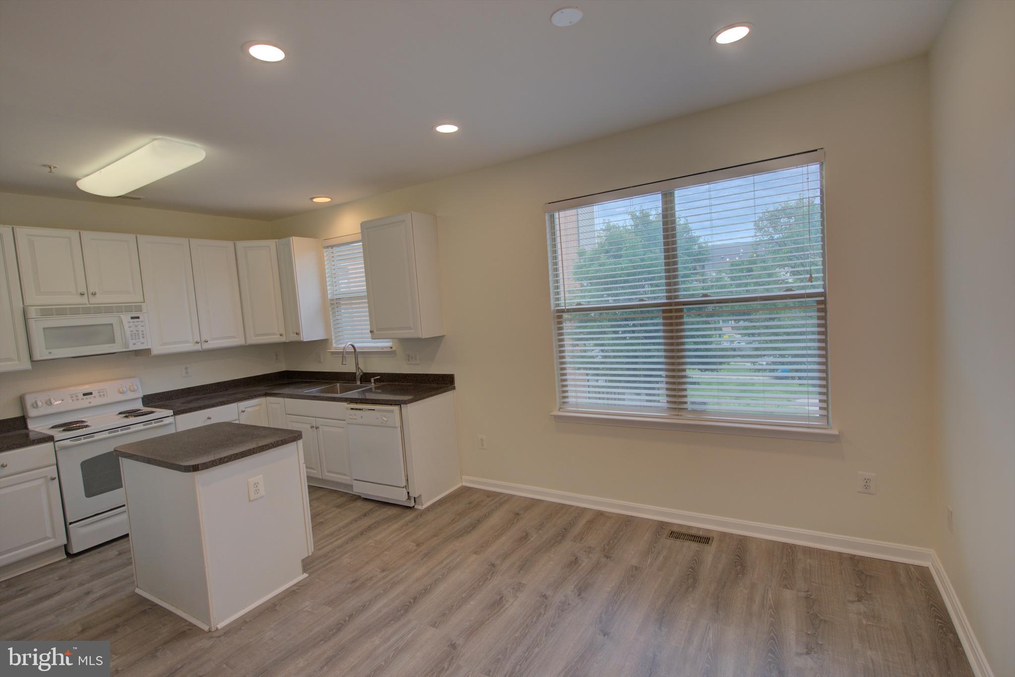 LITTLE ITALY - Residential Lease