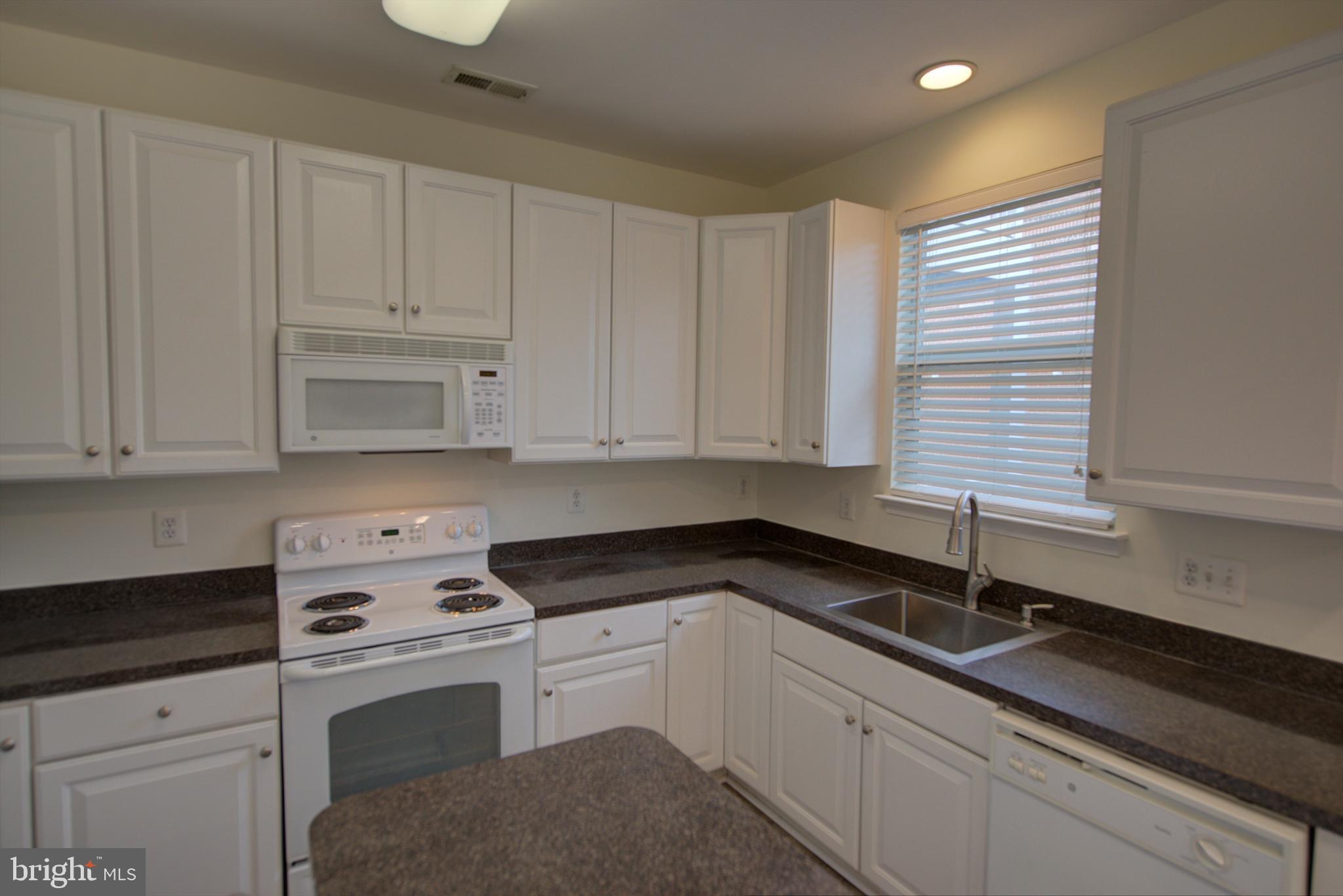 LITTLE ITALY - Residential Lease