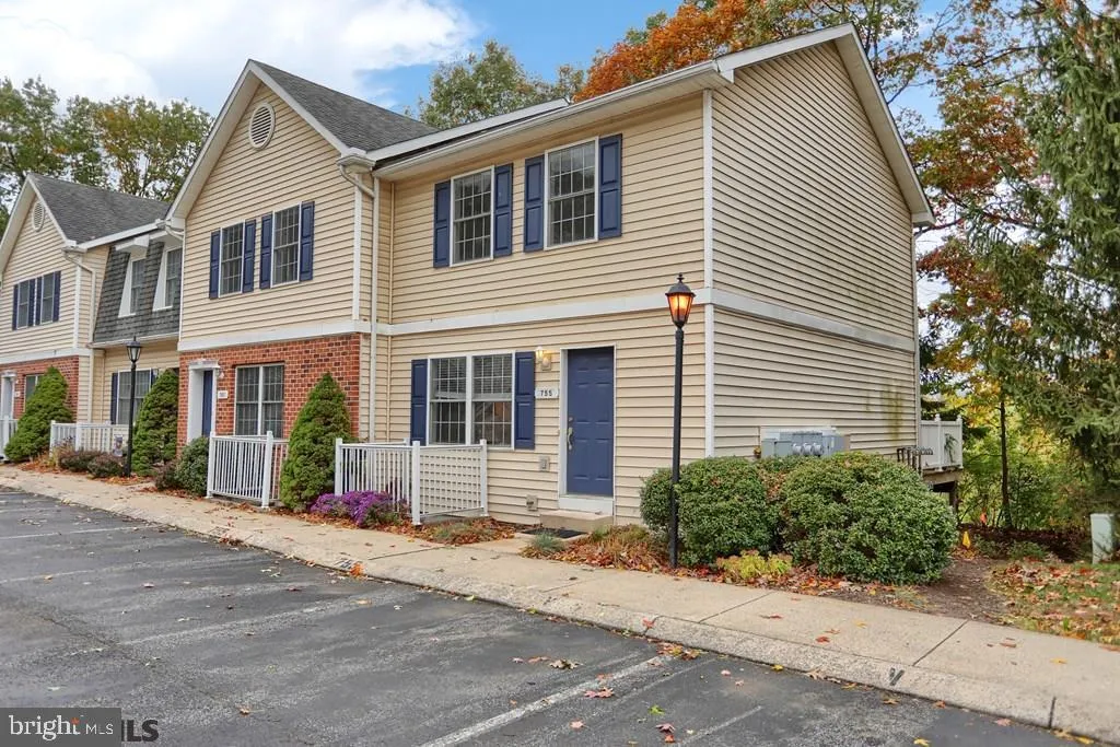 755 Oakwood Avenue, State College, PA 16803
