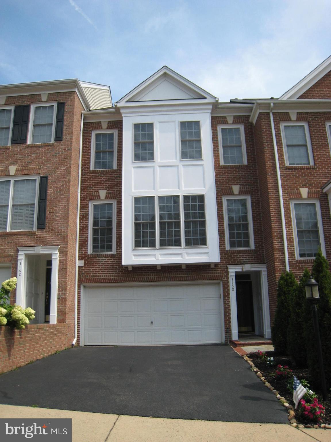 GOVERNORS GROVE - Residential Lease