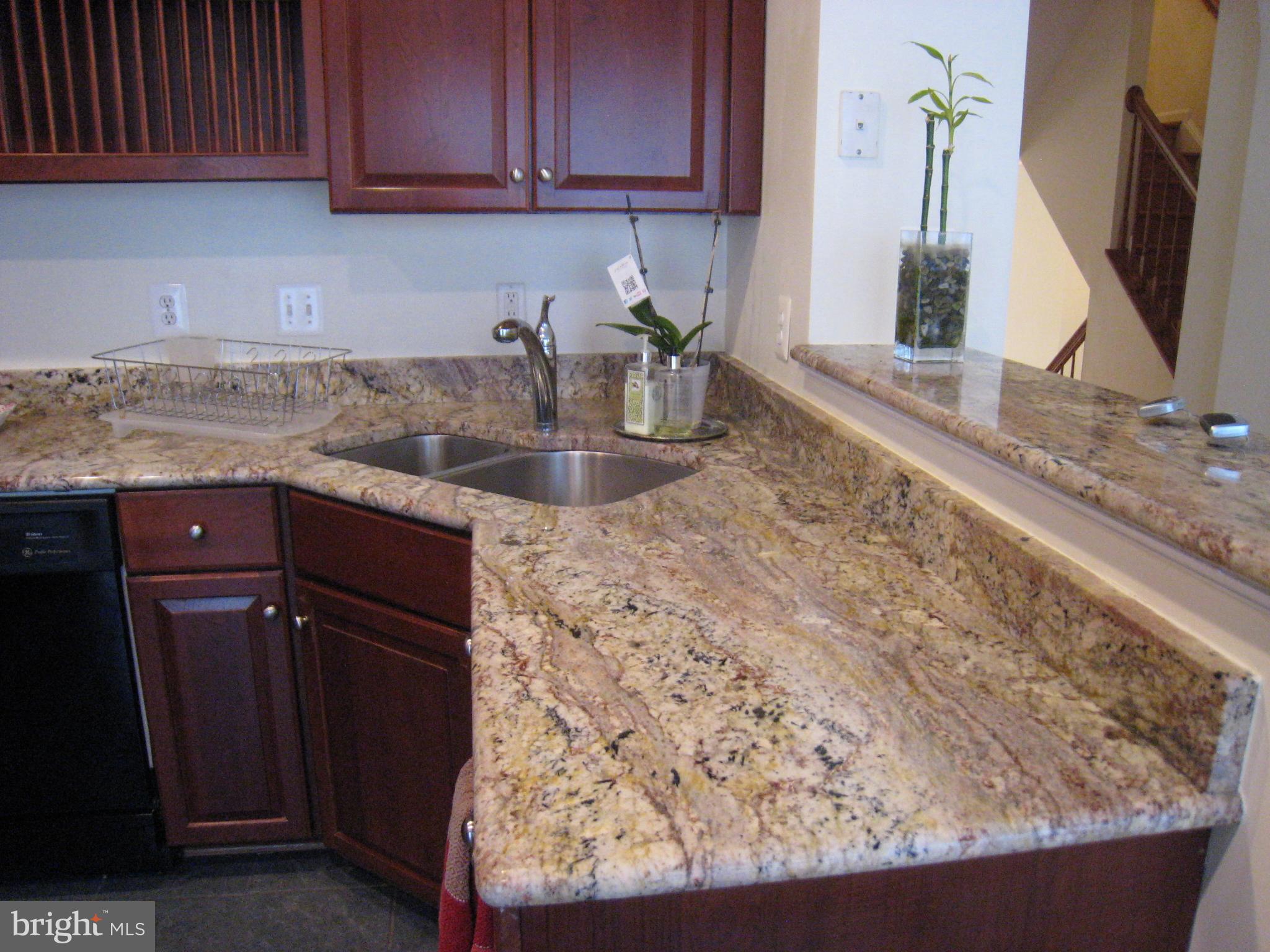 GOVERNORS GROVE - Residential Lease