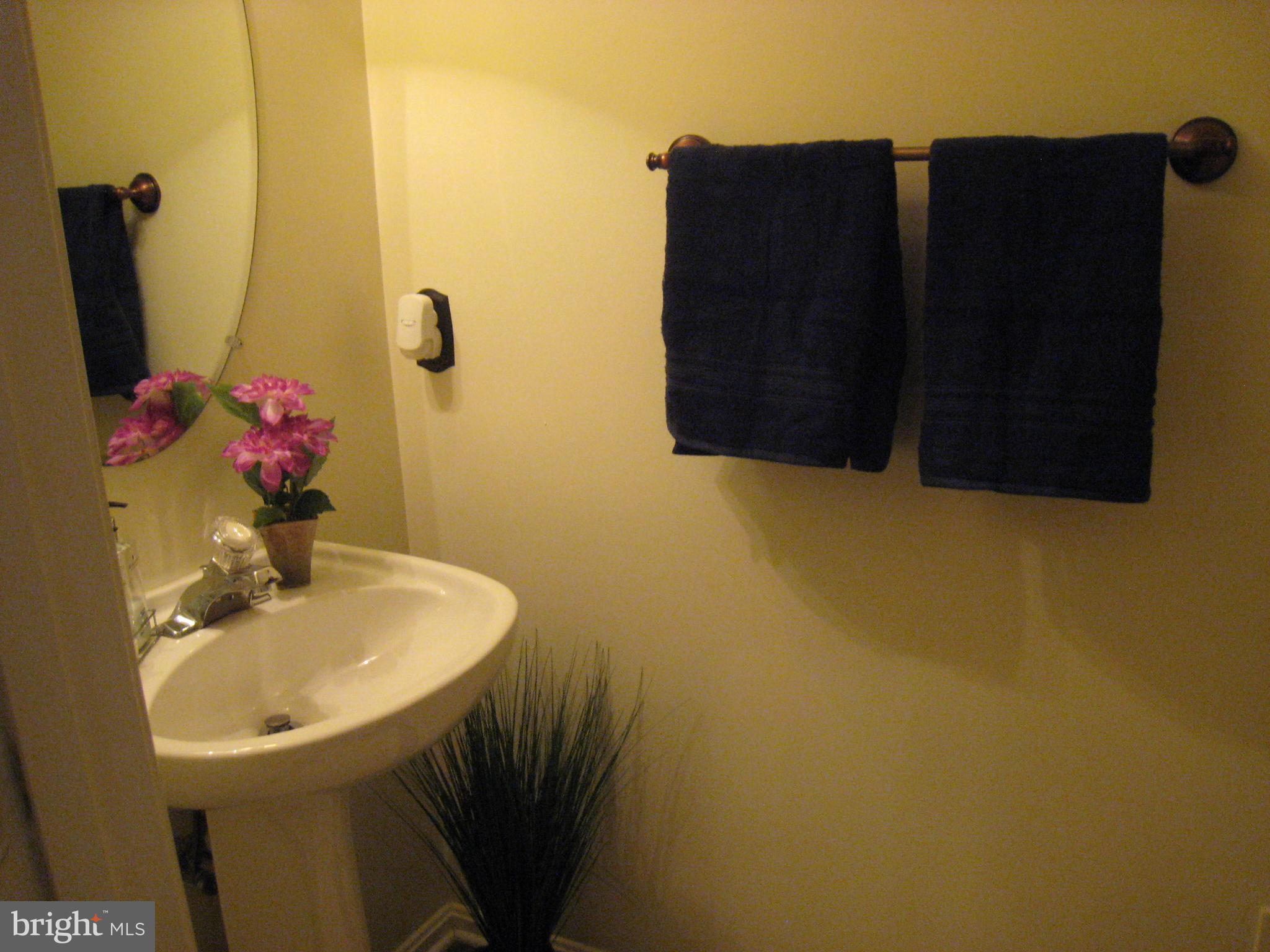 GOVERNORS GROVE - Residential Lease