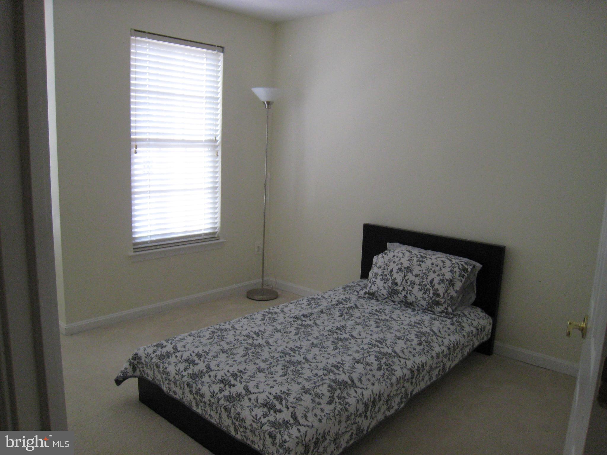 GOVERNORS GROVE - Residential Lease