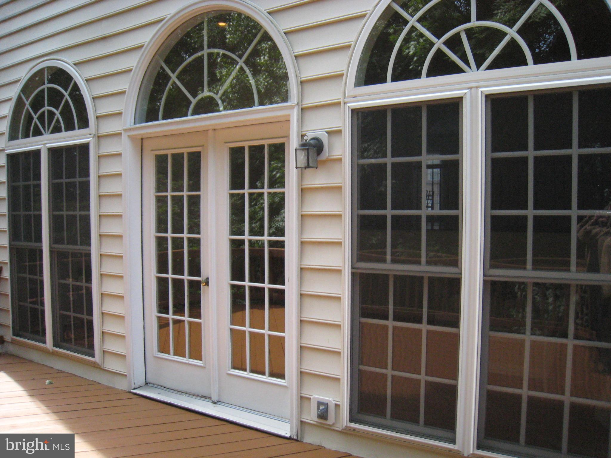 GOVERNORS GROVE - Residential Lease