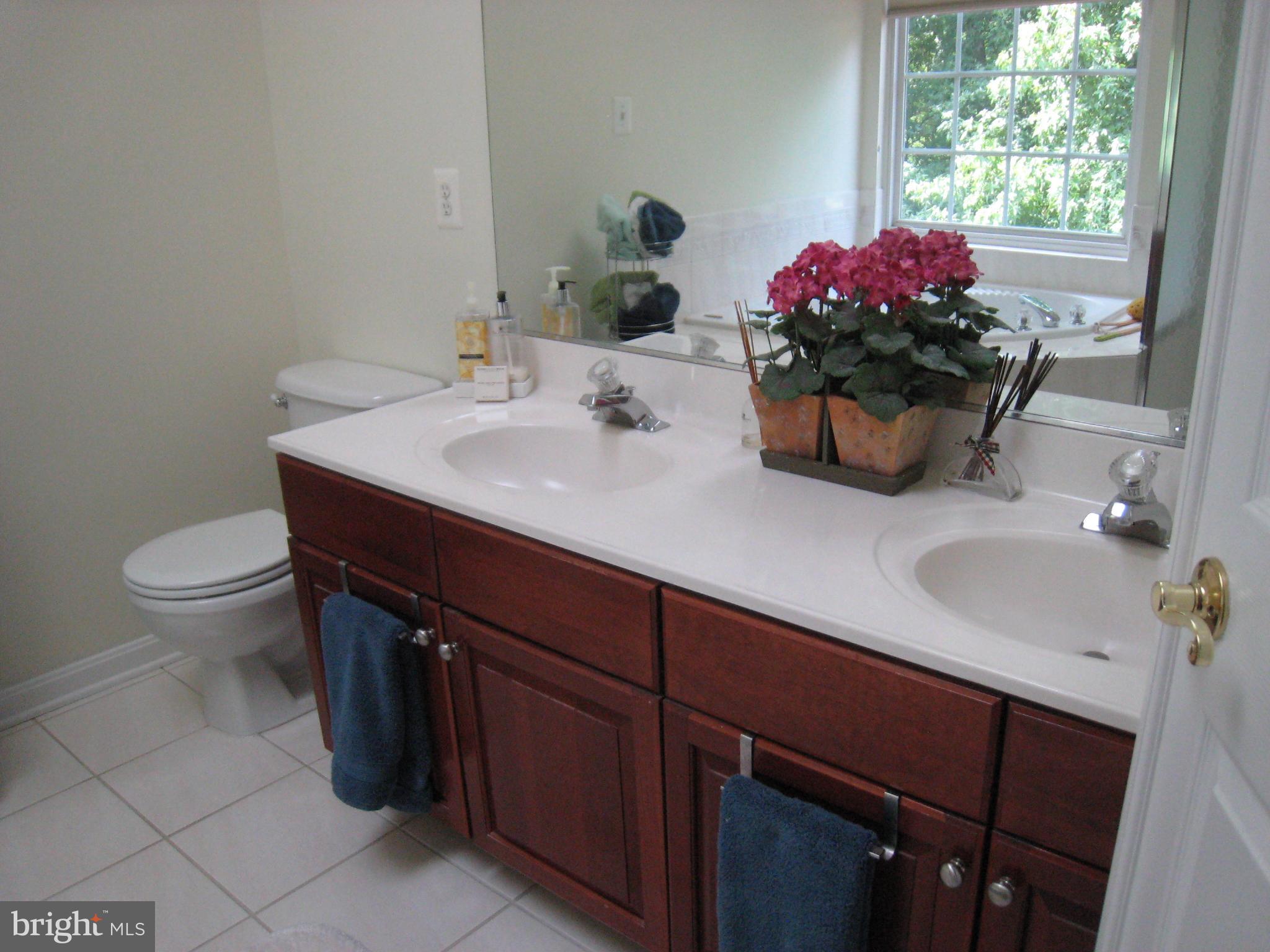 GOVERNORS GROVE - Residential Lease