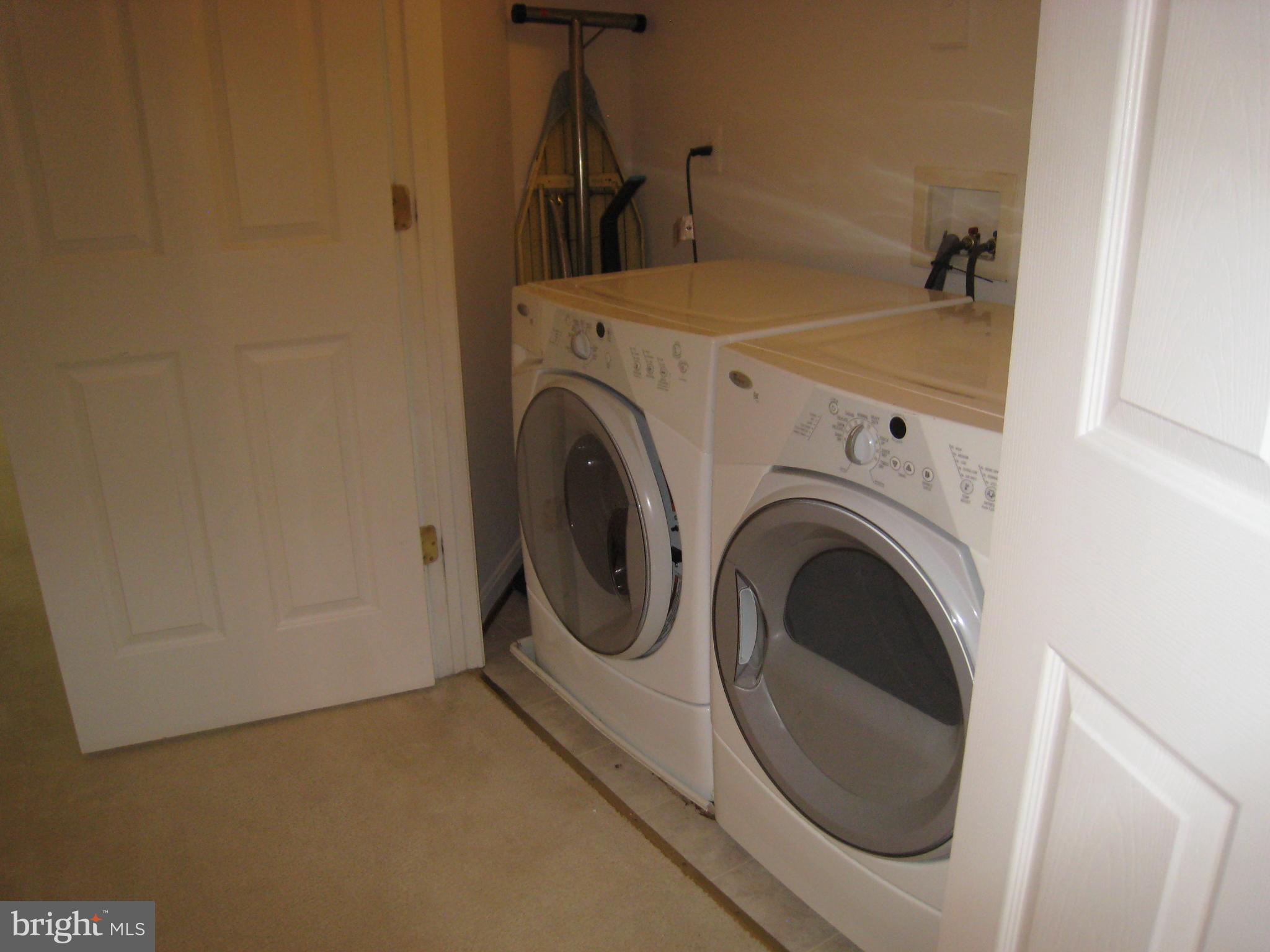 GOVERNORS GROVE - Residential Lease