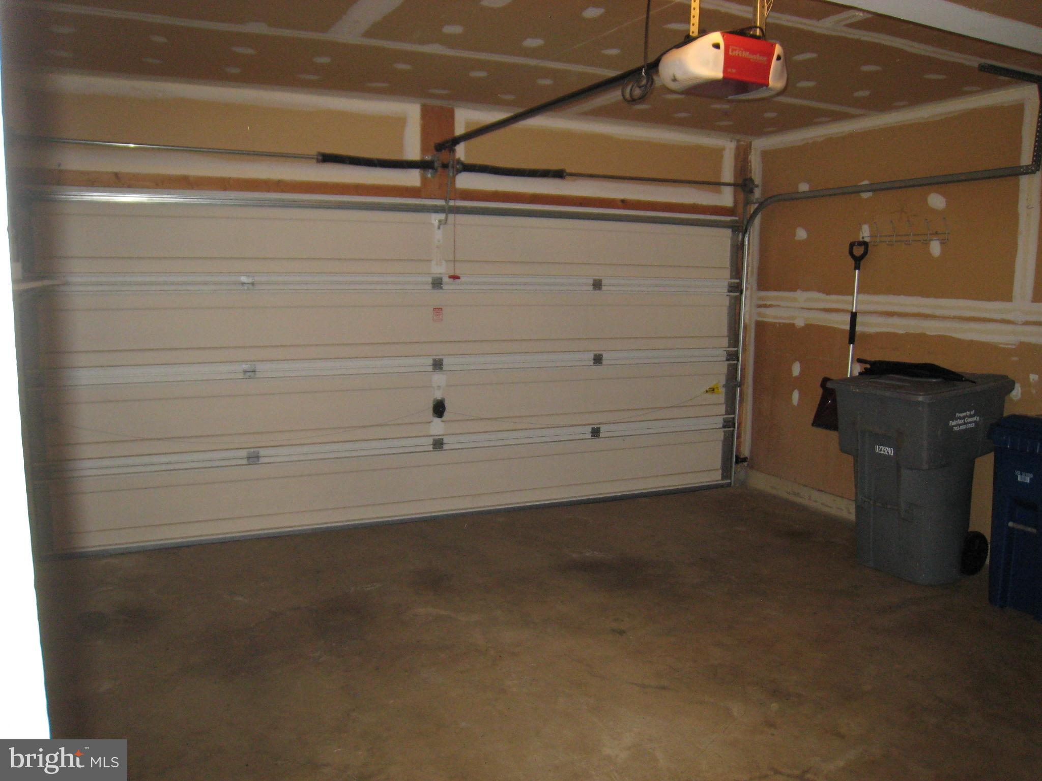 GOVERNORS GROVE - Residential Lease