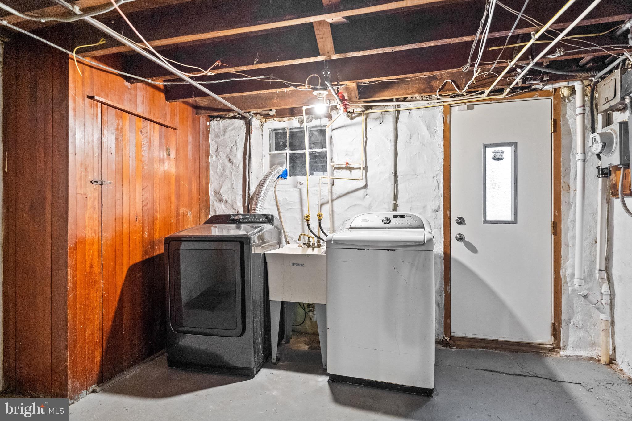 EDMONDSON VIILLAGE - Residential Lease