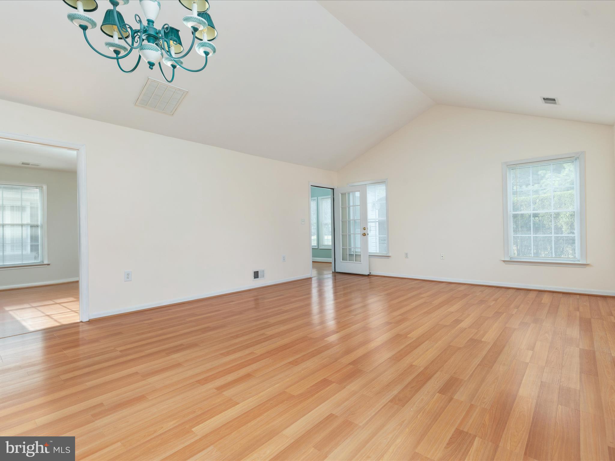 WILLOW LAWN COTTAGES - Residential