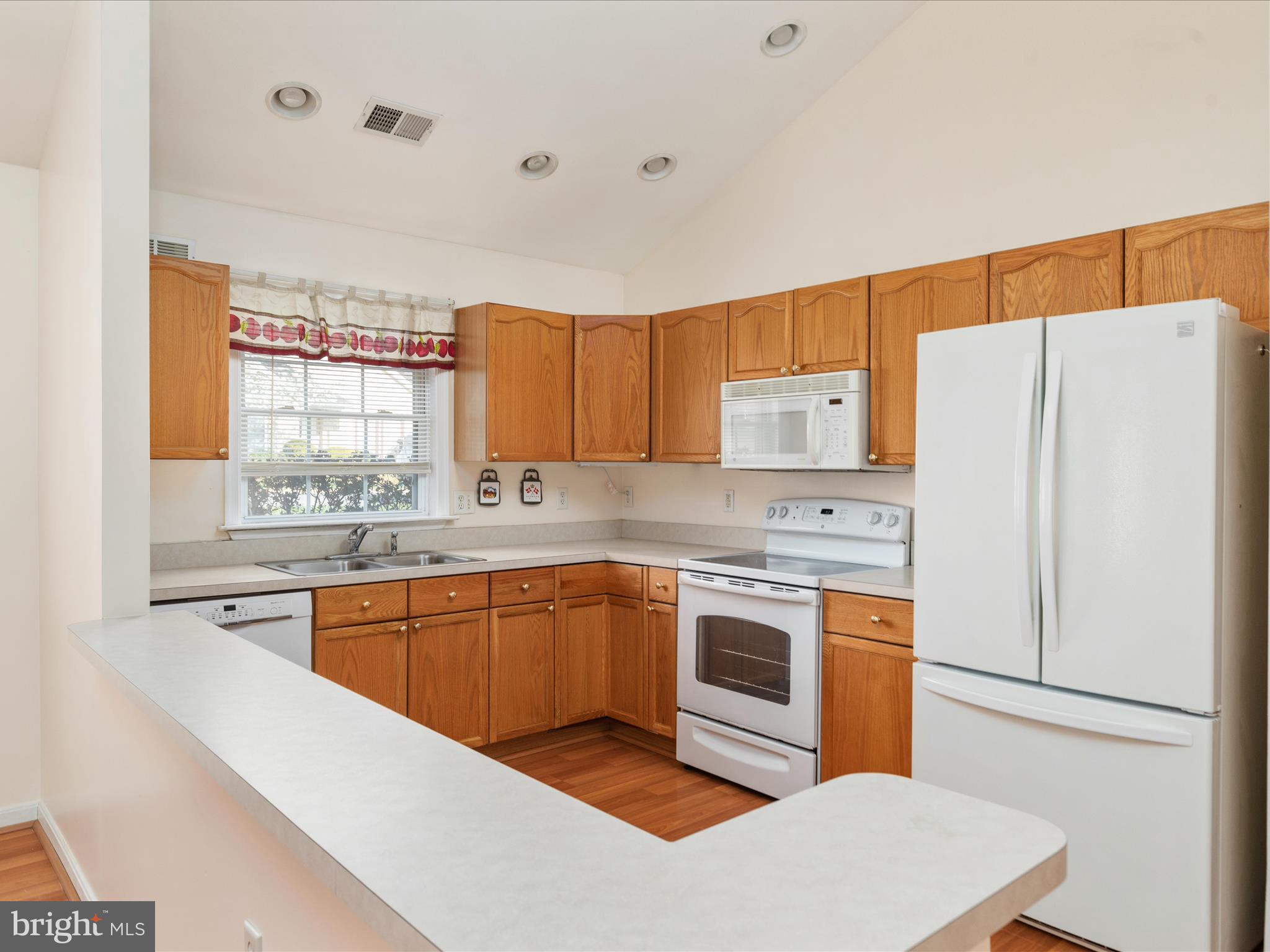 WILLOW LAWN COTTAGES - Residential