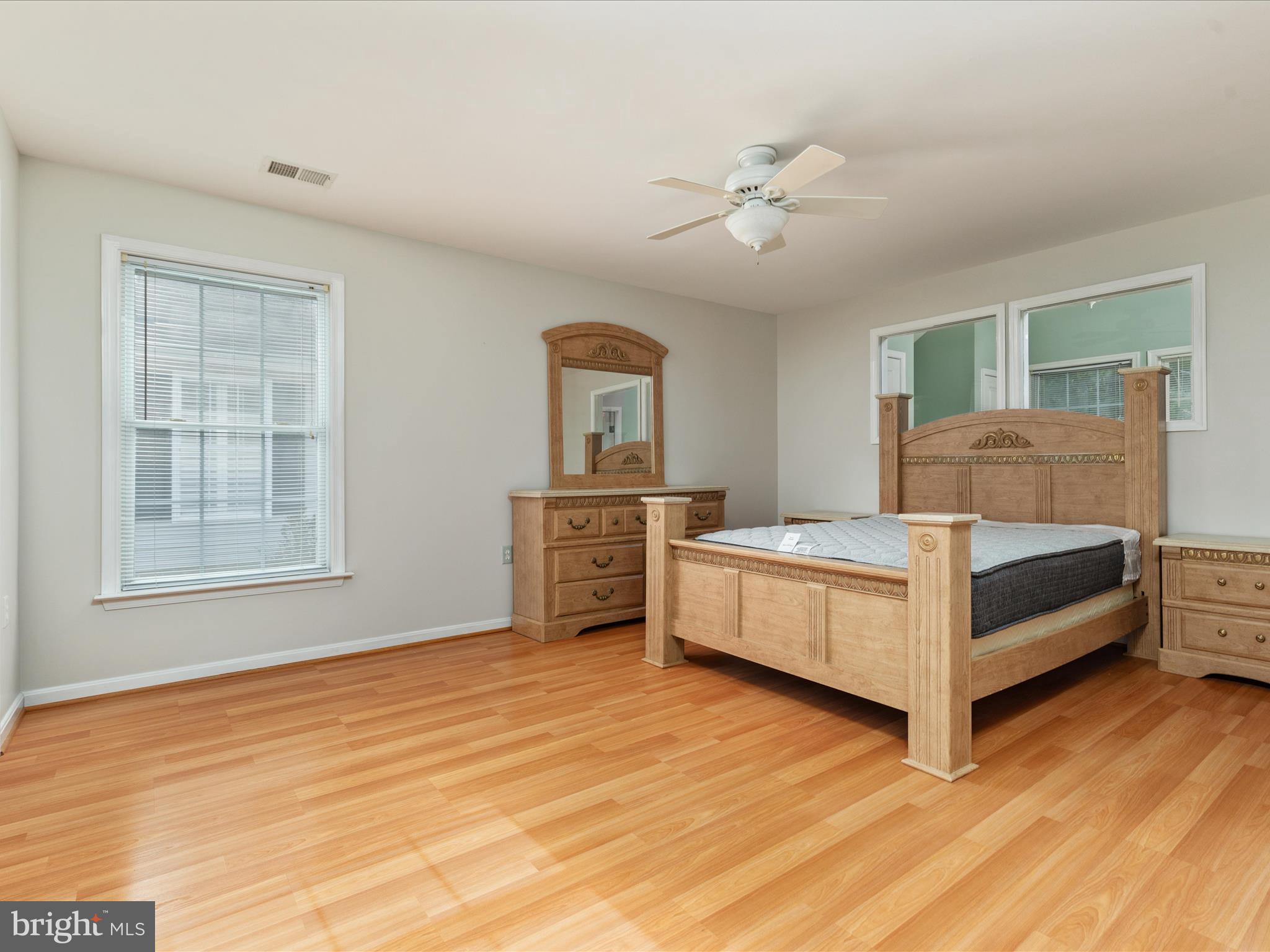 WILLOW LAWN COTTAGES - Residential