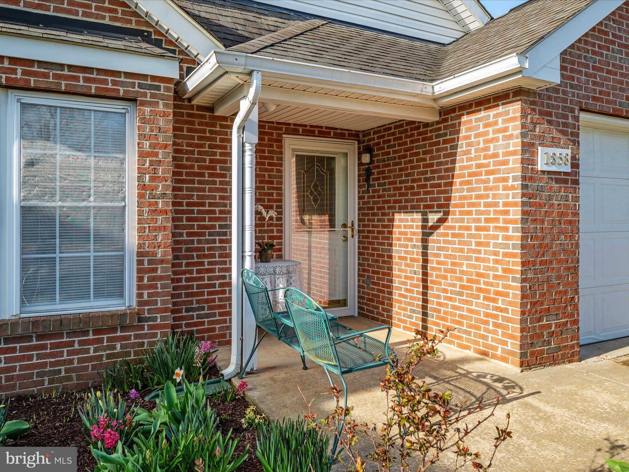 WILLOW LAWN COTTAGES - Residential