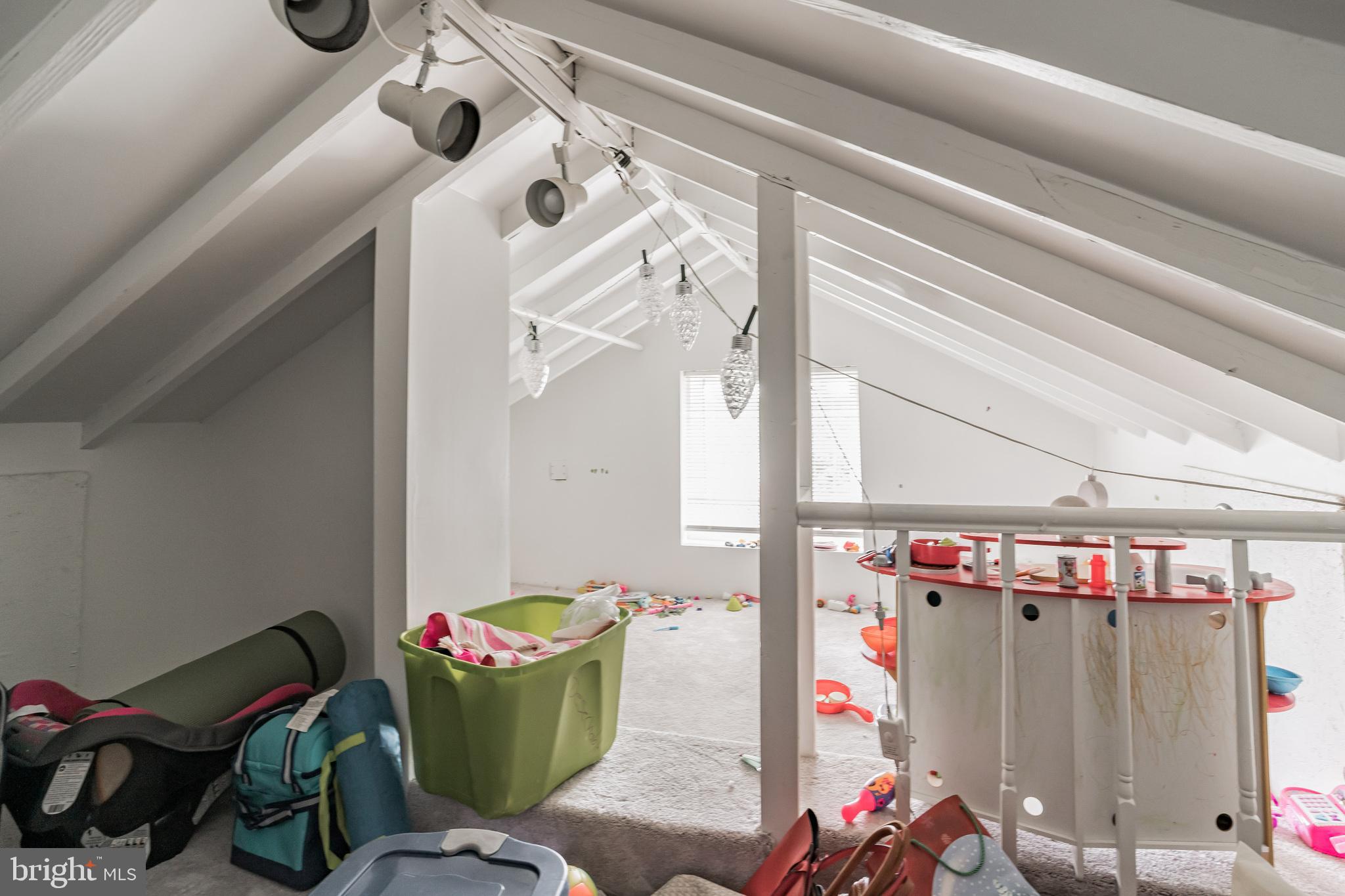 DUPONT VILLAGE - Residential