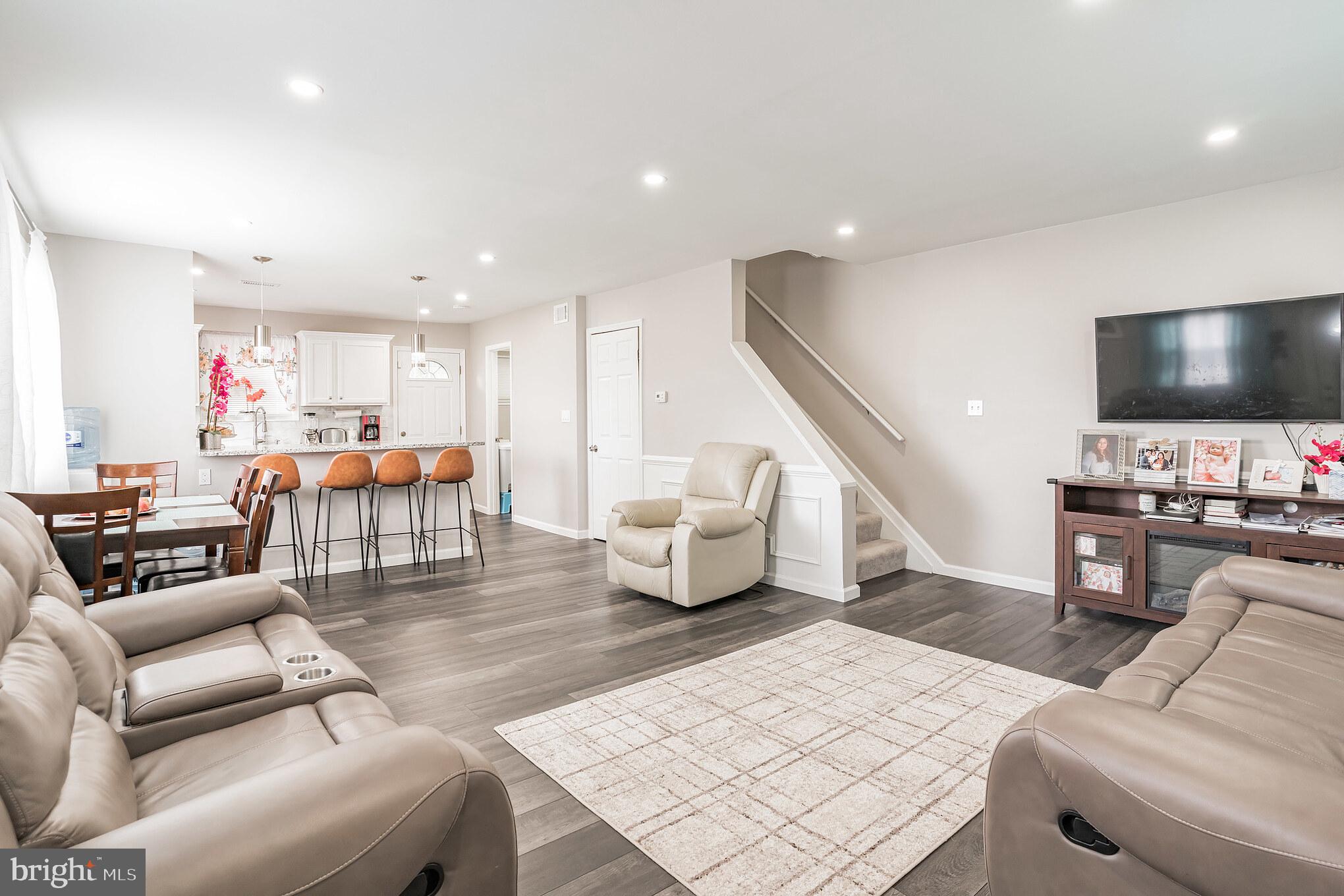 DUPONT VILLAGE - Residential