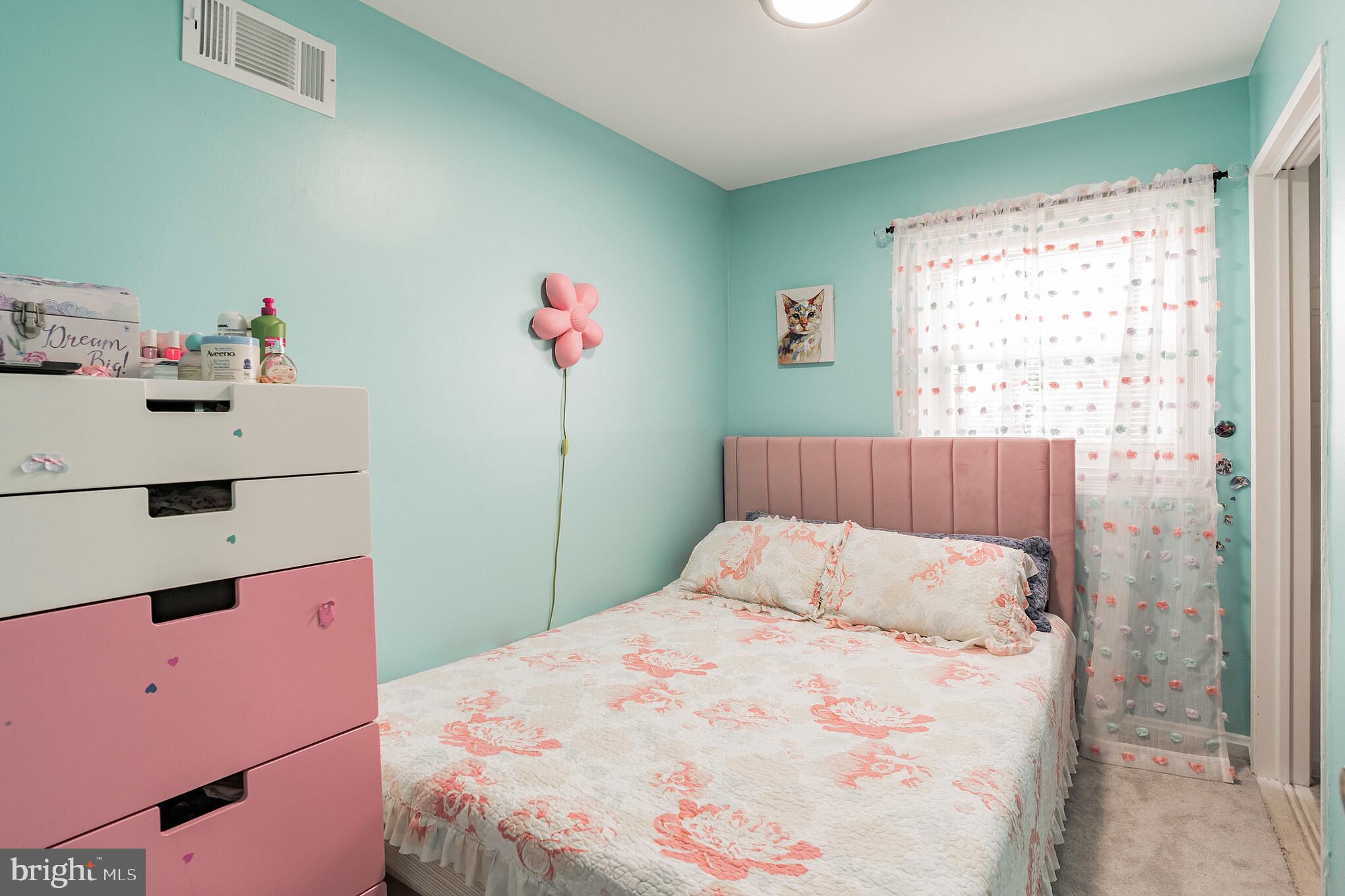 DUPONT VILLAGE - Residential