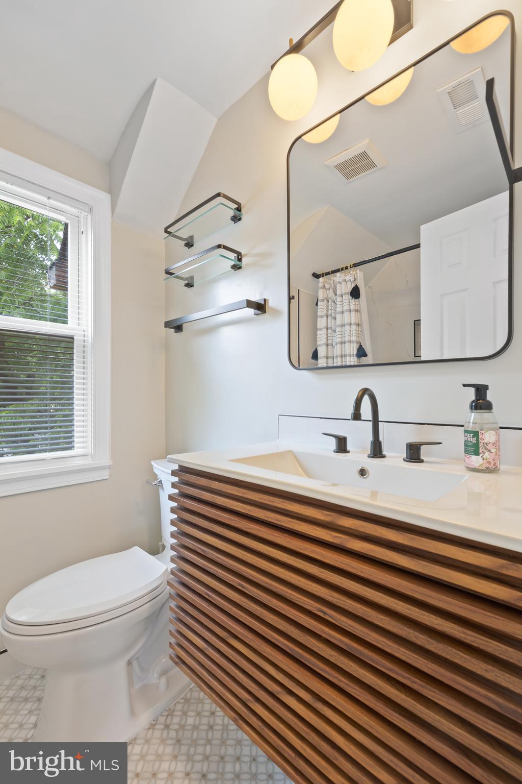 MEADOWBROOK VILLAGE - Residential Lease