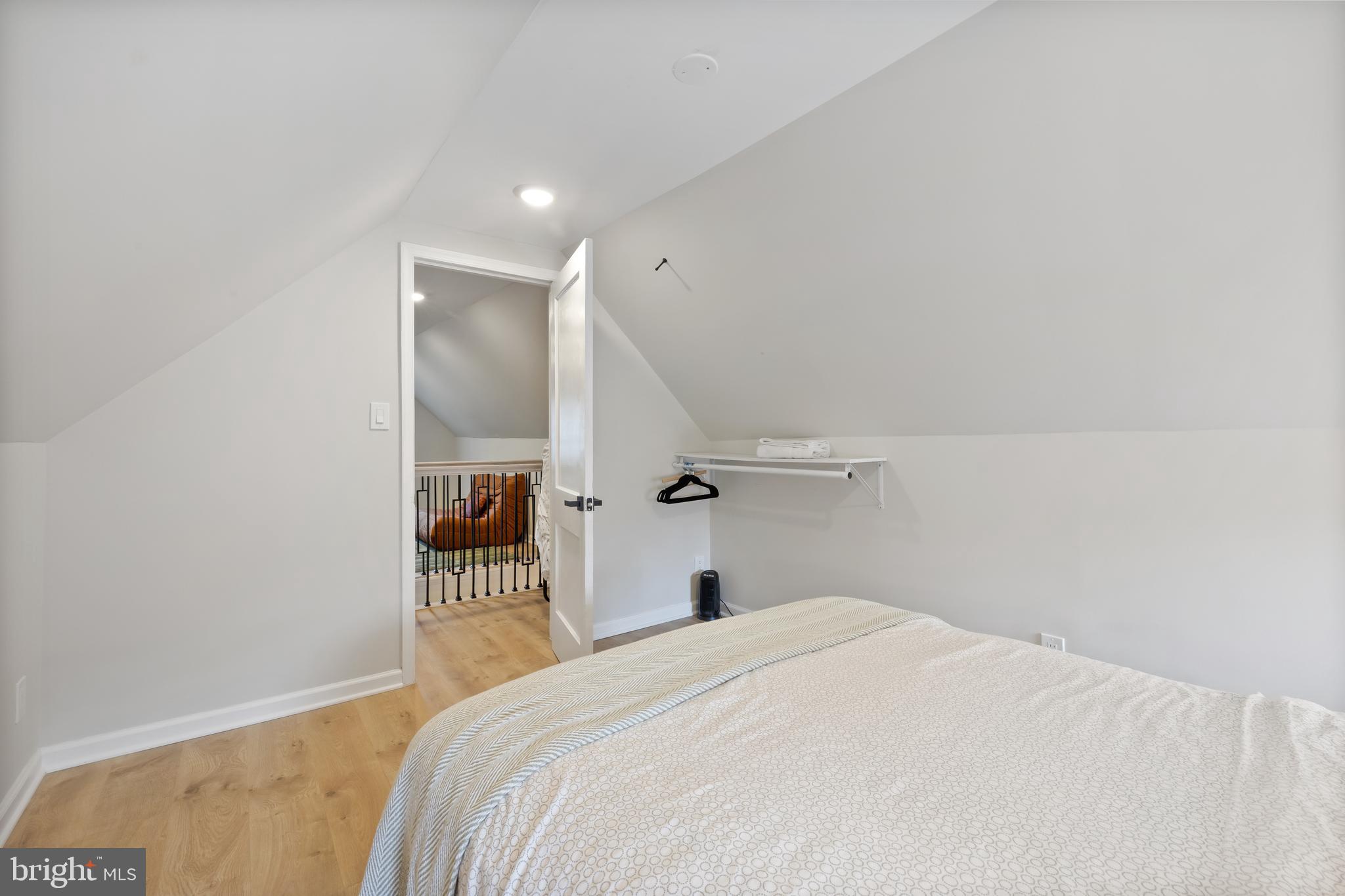 MEADOWBROOK VILLAGE - Residential Lease