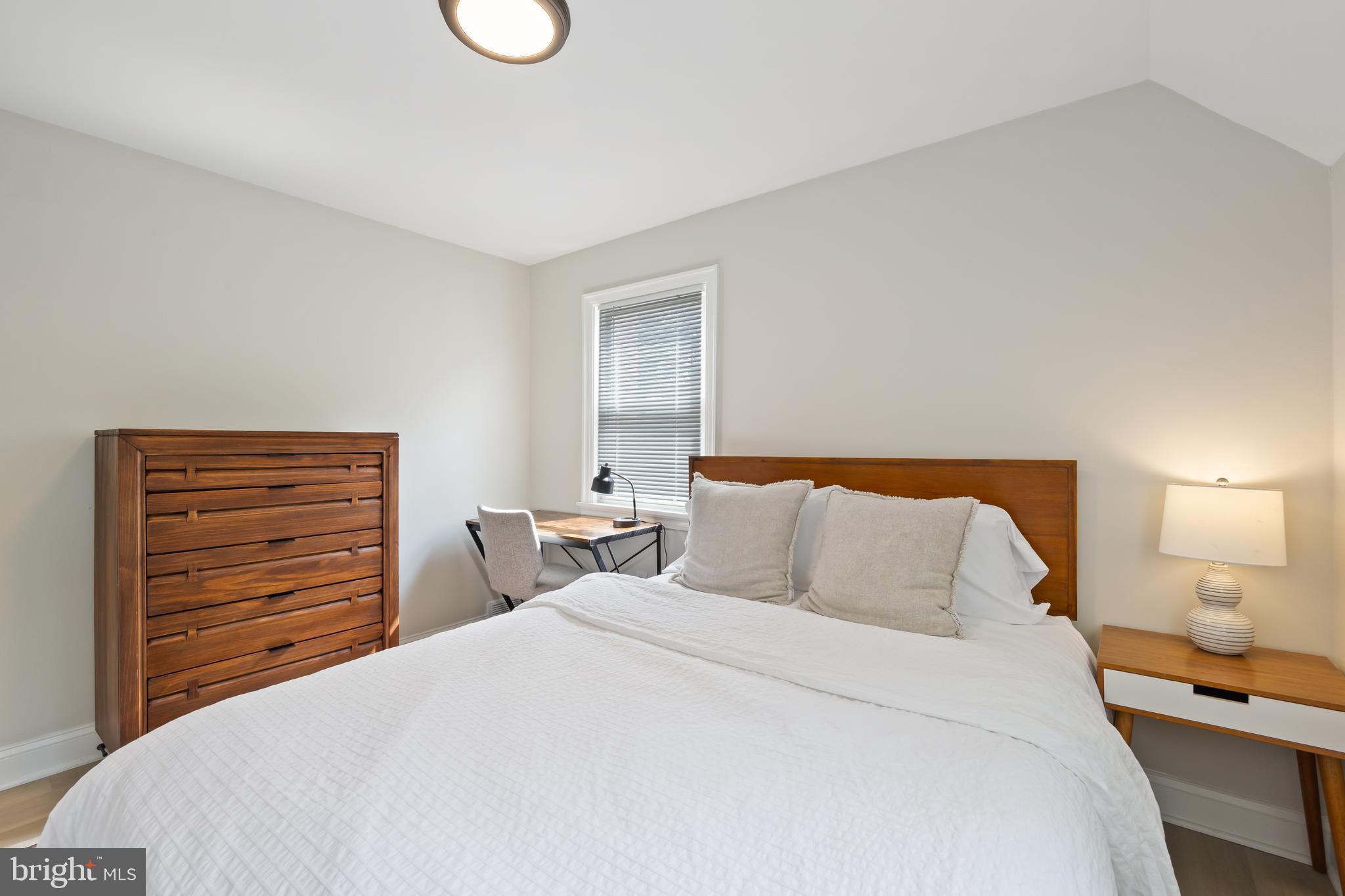 MEADOWBROOK VILLAGE - Residential Lease